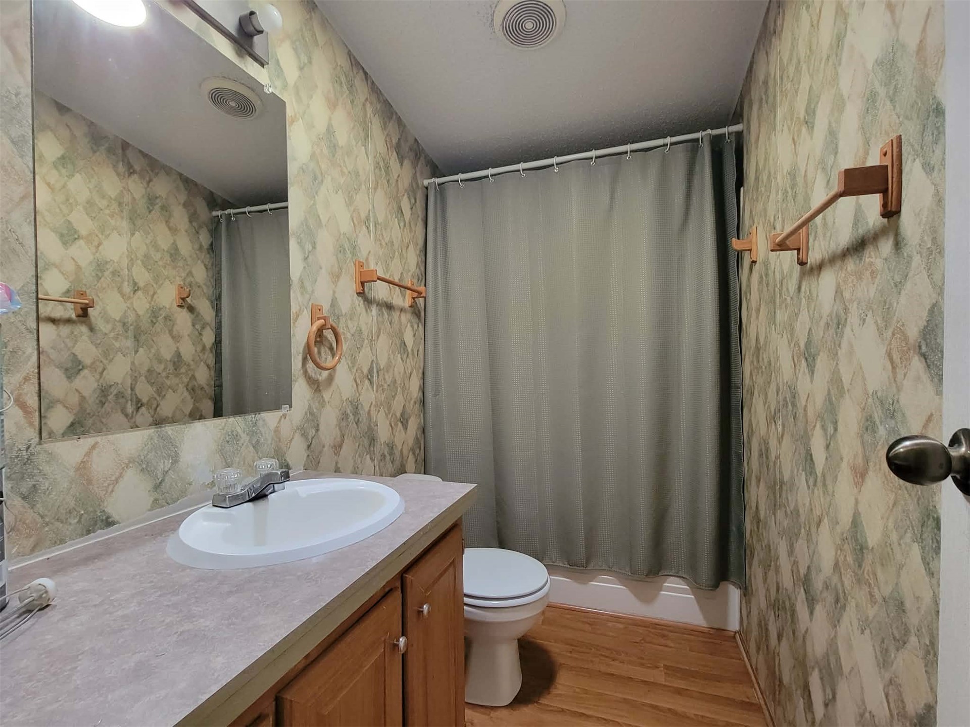 302 E Schley Street Property Photo 23