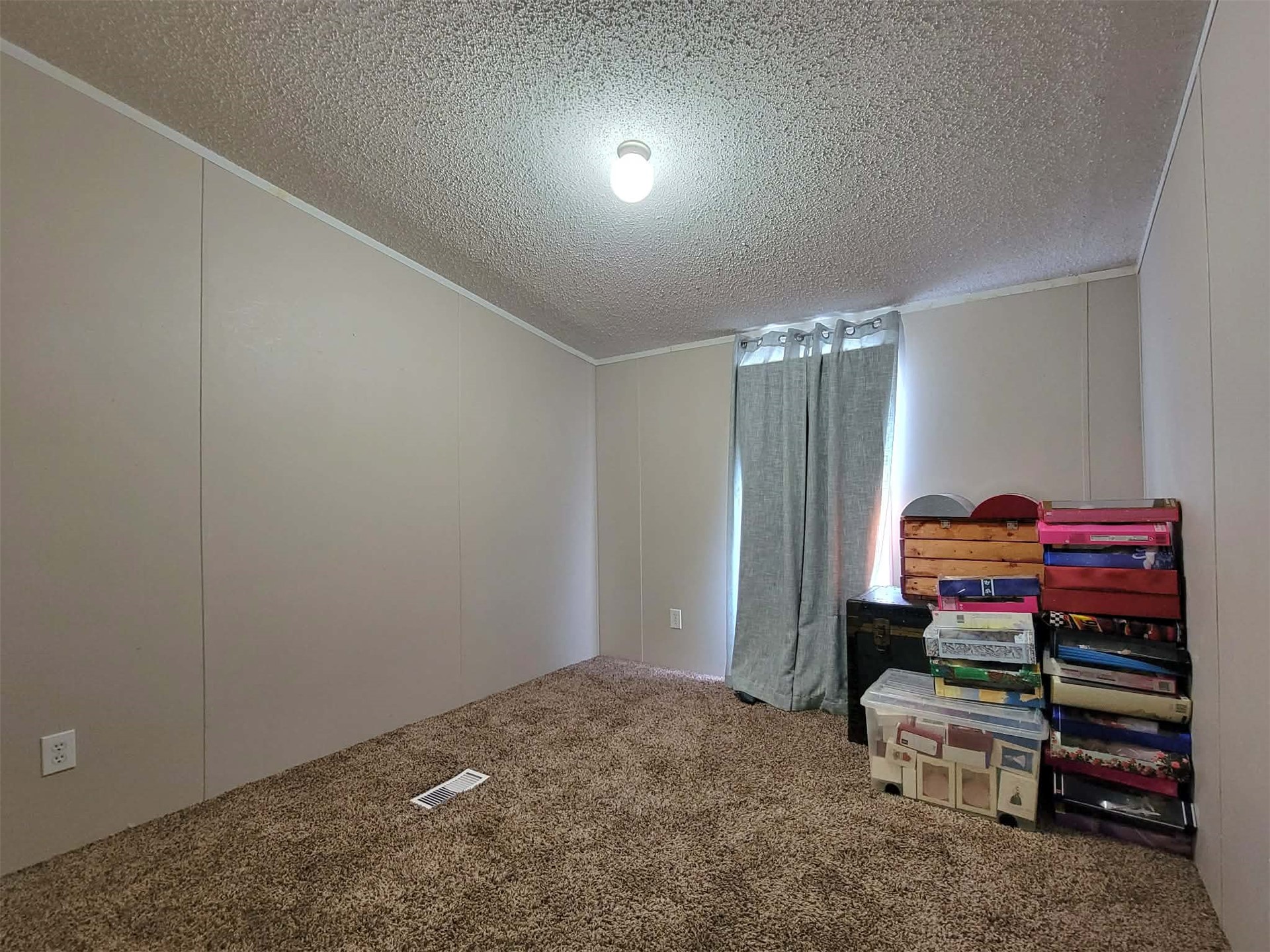 302 E Schley Street Property Photo 26