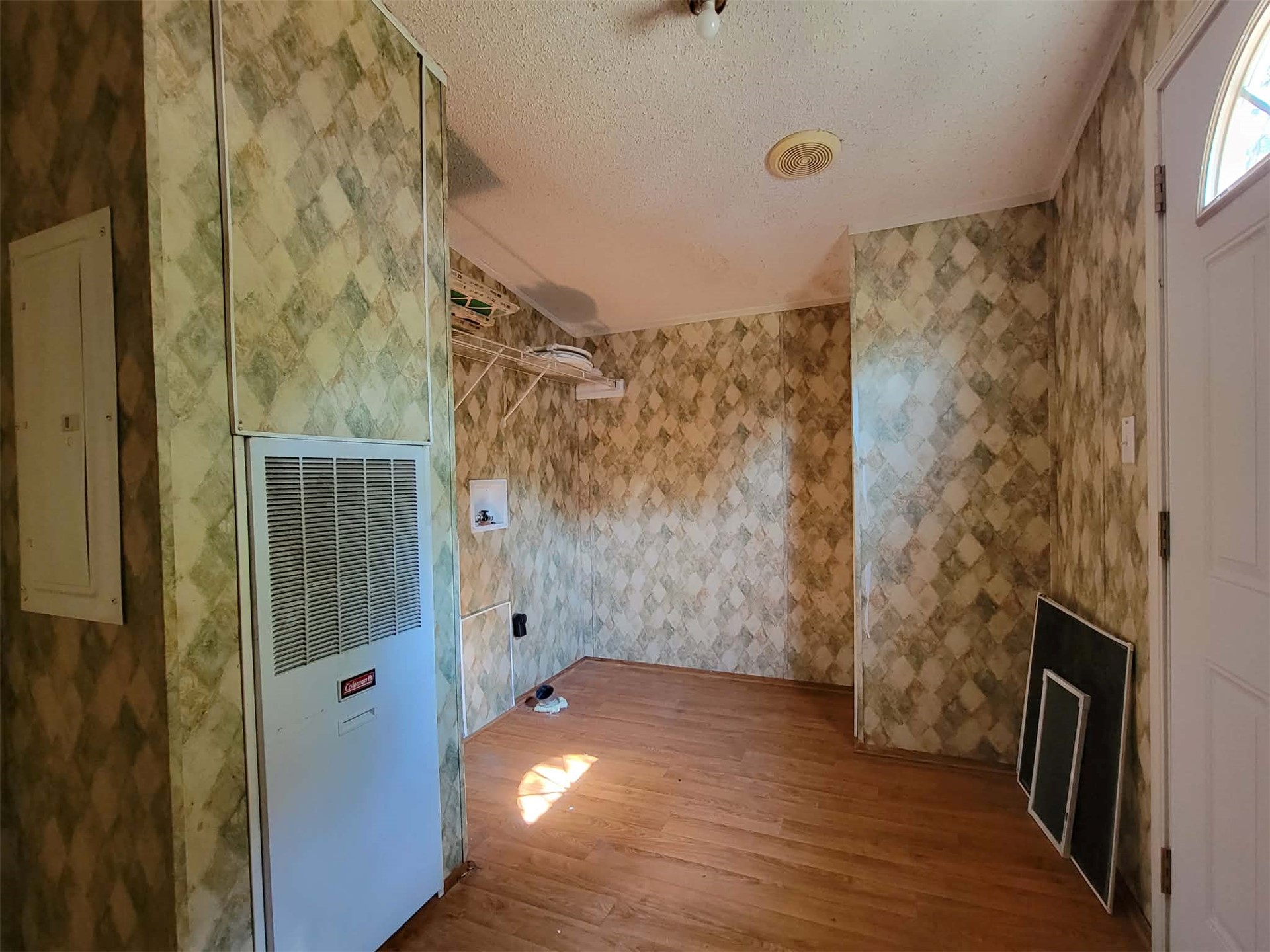 302 E Schley Street Property Photo 27