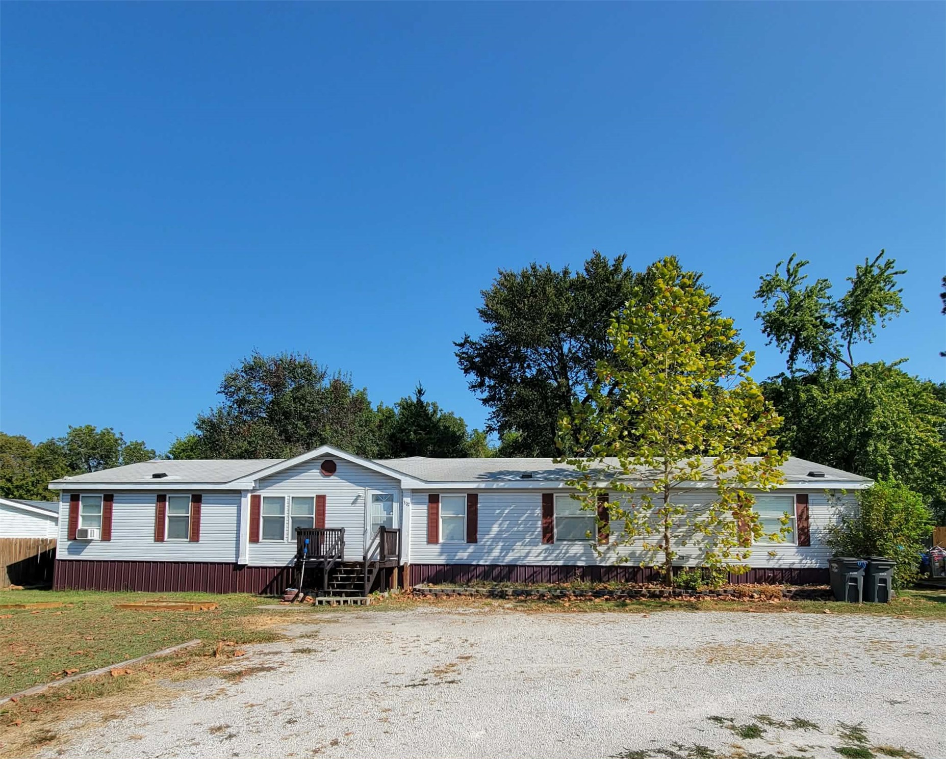 302 E Schley Street Property Photo 43