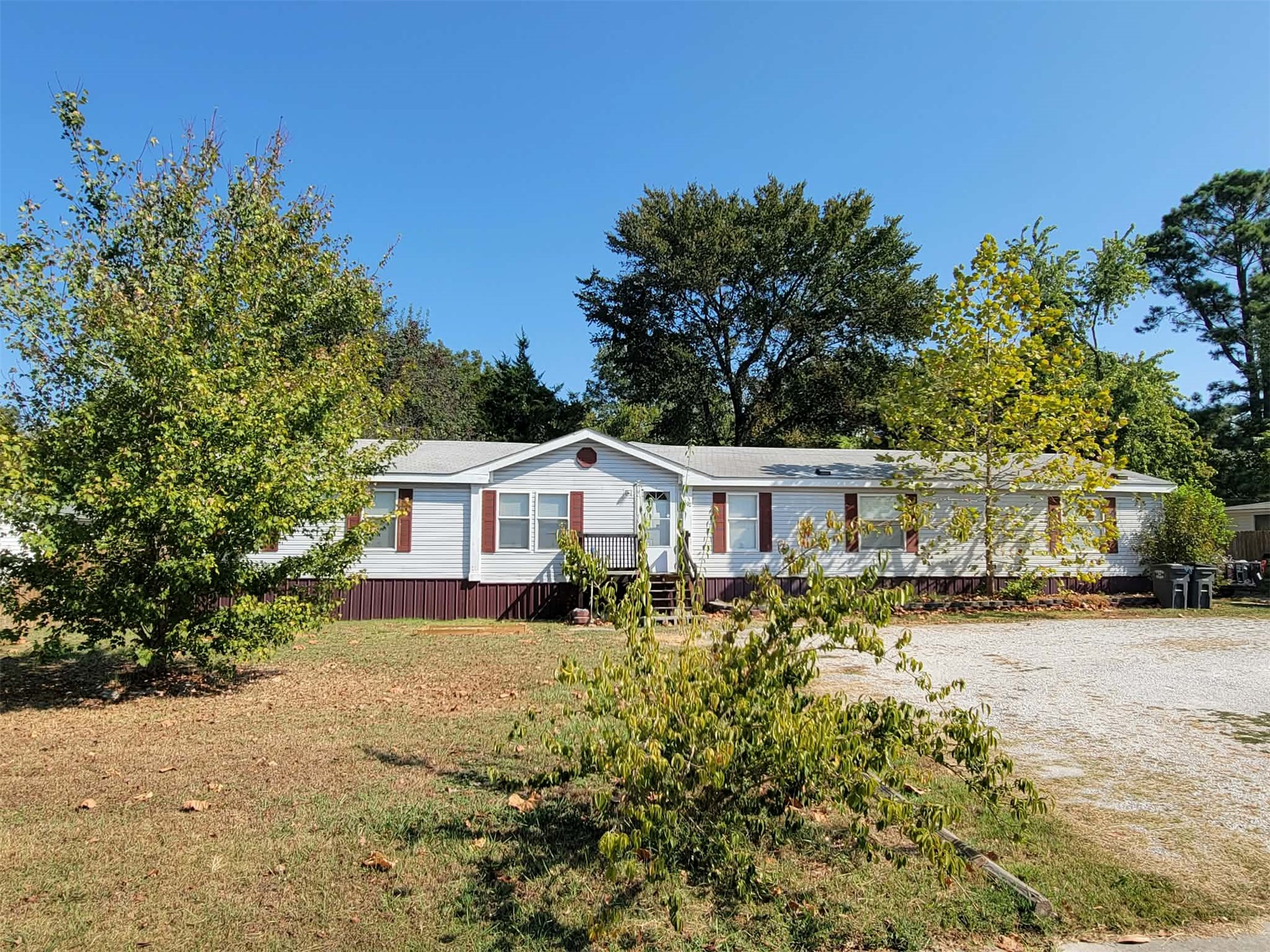 302 E Schley Street Property Photo 44