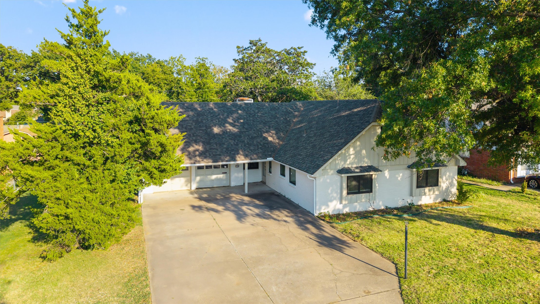 1208 Se Swan Drive Property Photo 2