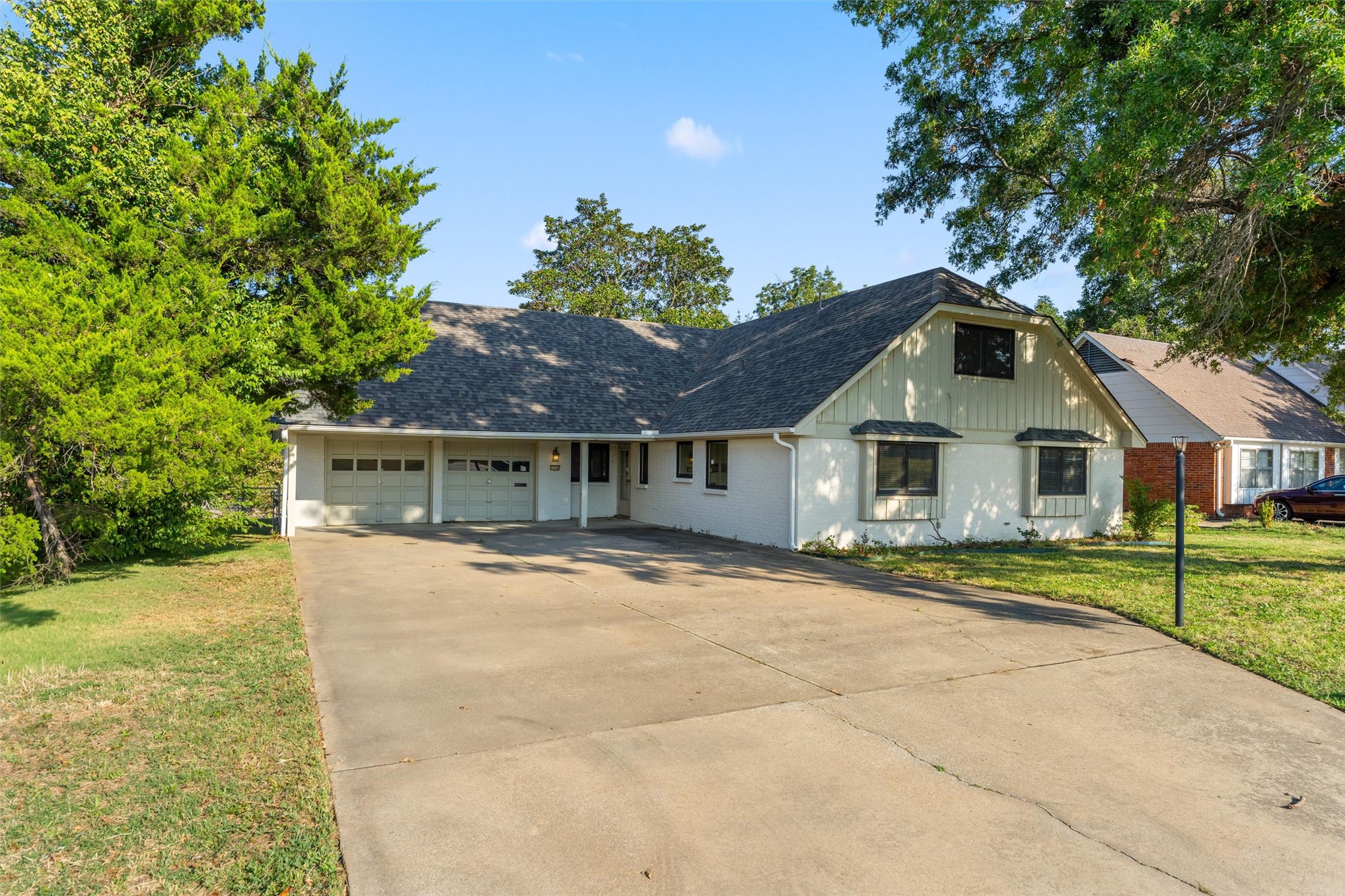 1208 Se Swan Drive Property Photo 3