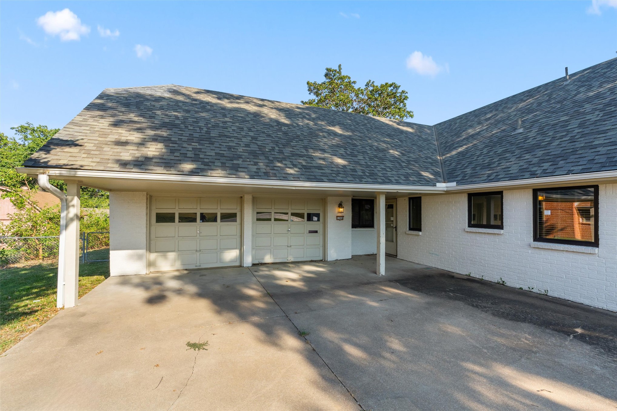 1208 Se Swan Drive Property Photo 4