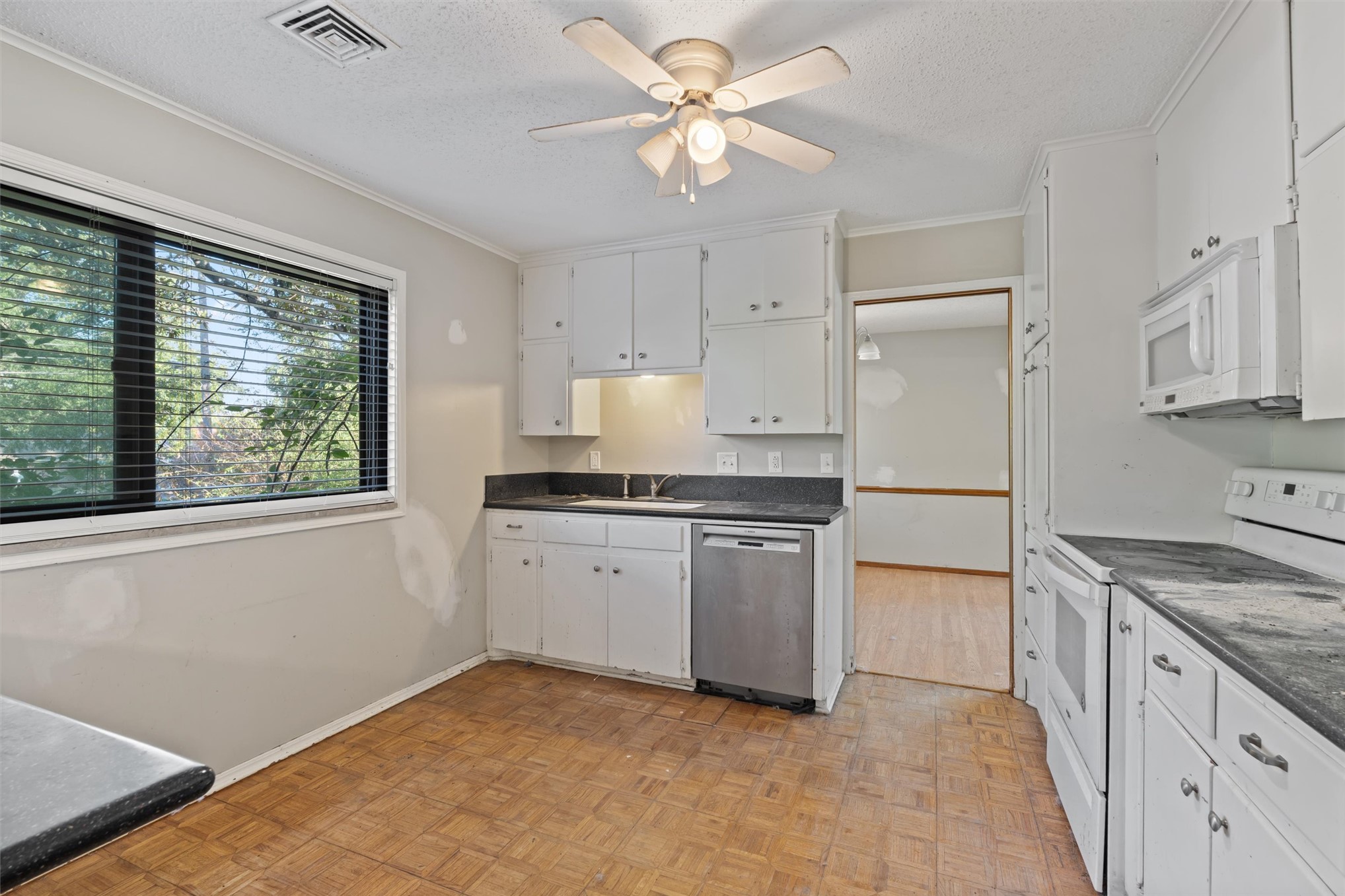 1208 Se Swan Drive Property Photo 11
