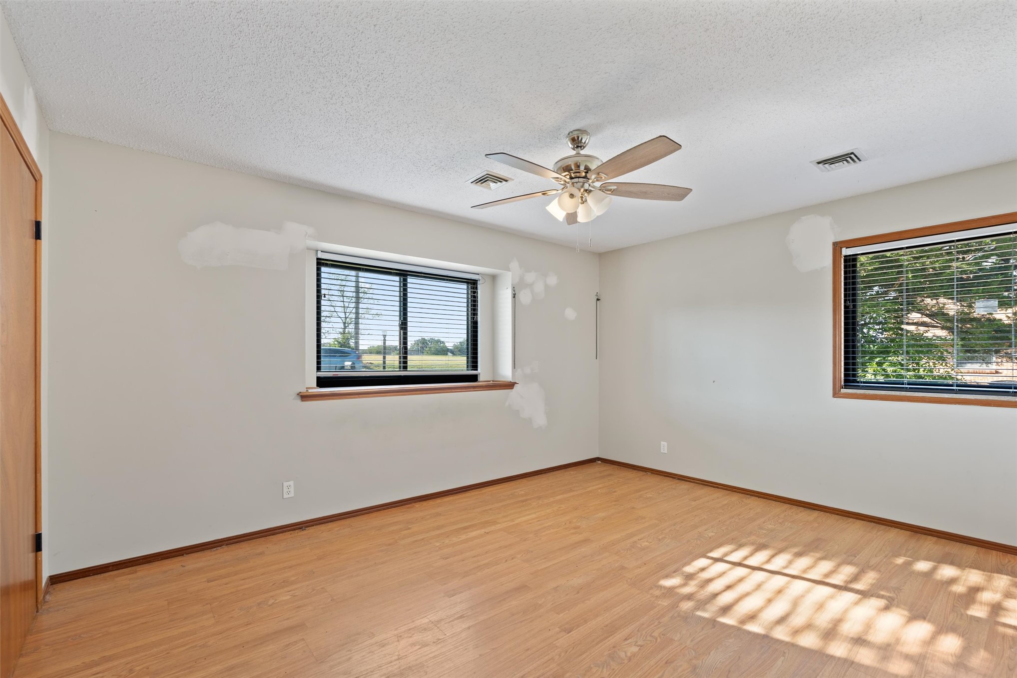 1208 Se Swan Drive Property Photo 19