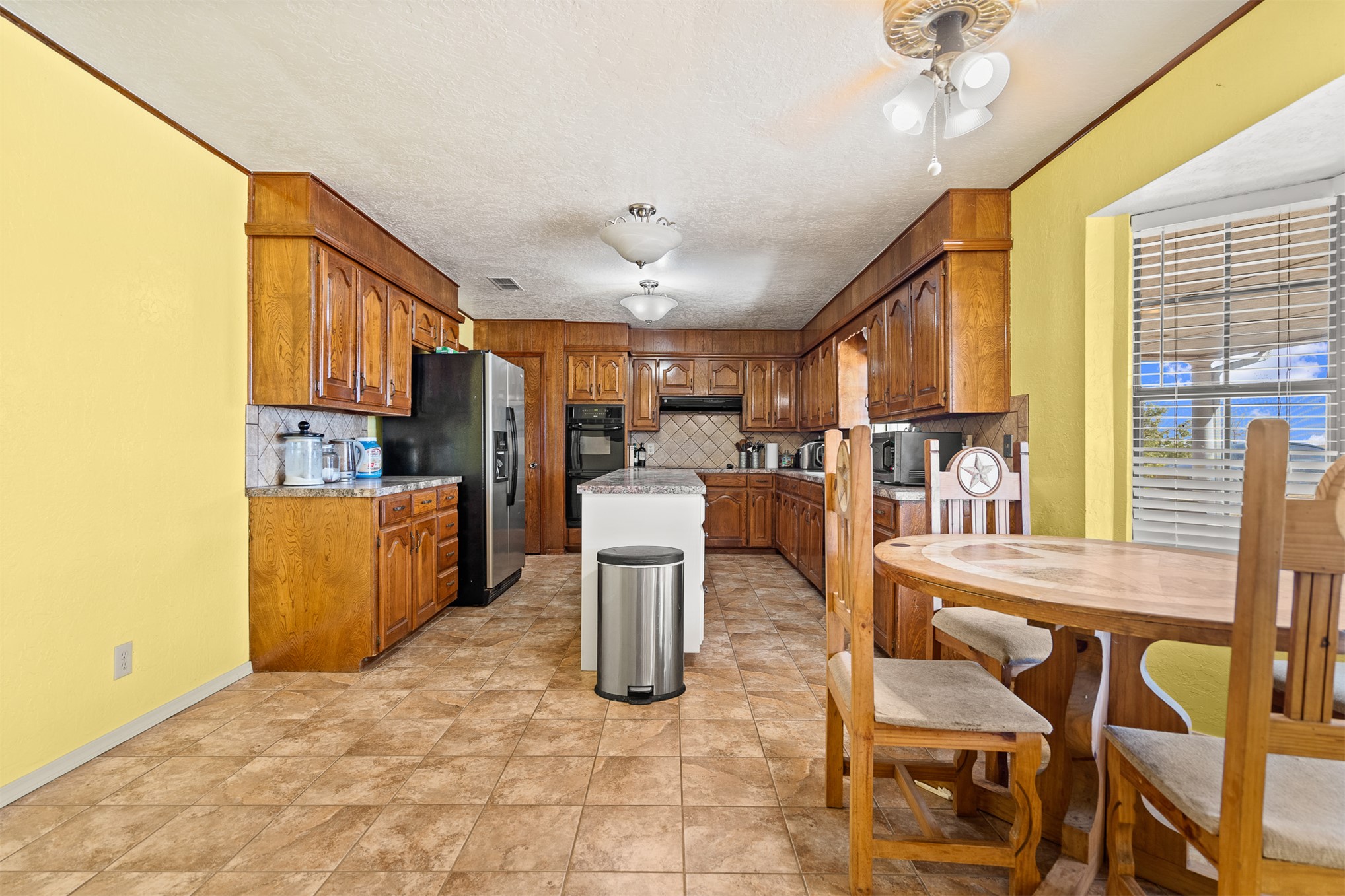13873 N 2760 Road Property Photo 4
