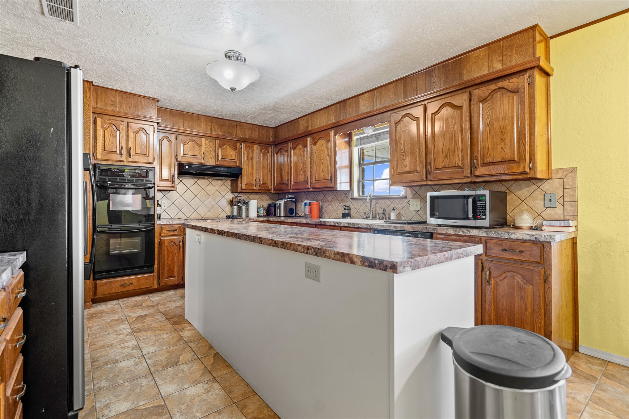 13873 N 2760 Road Property Photo 6
