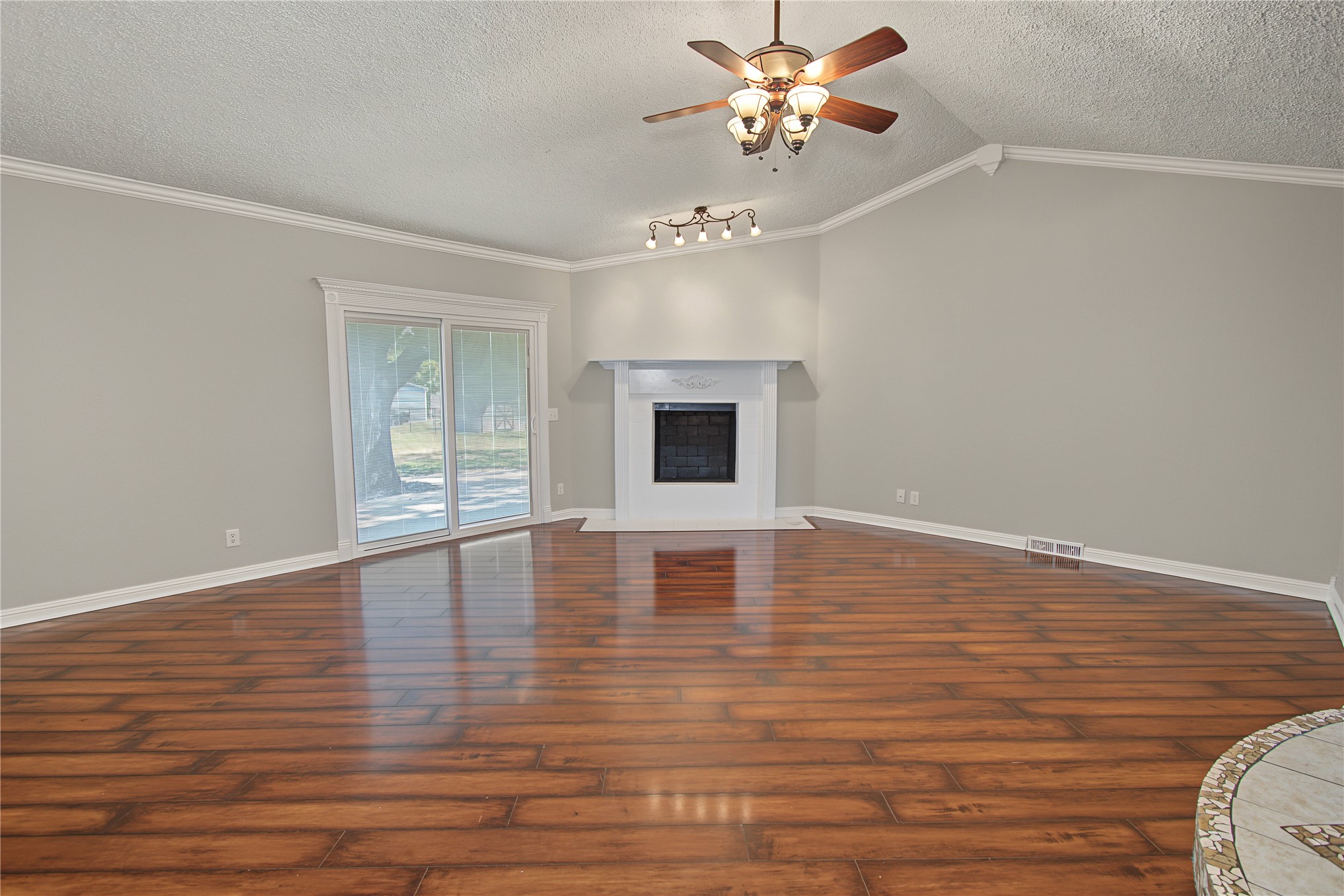 11705 S 250th East Avenue Property Photo 4