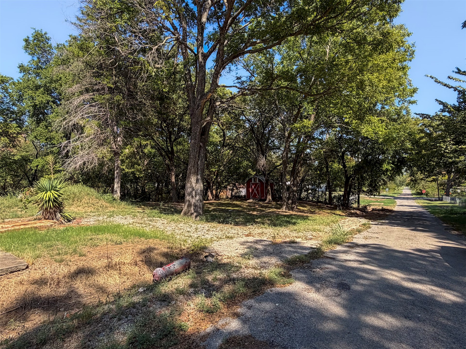 523 W 9th Street Property Photo 3