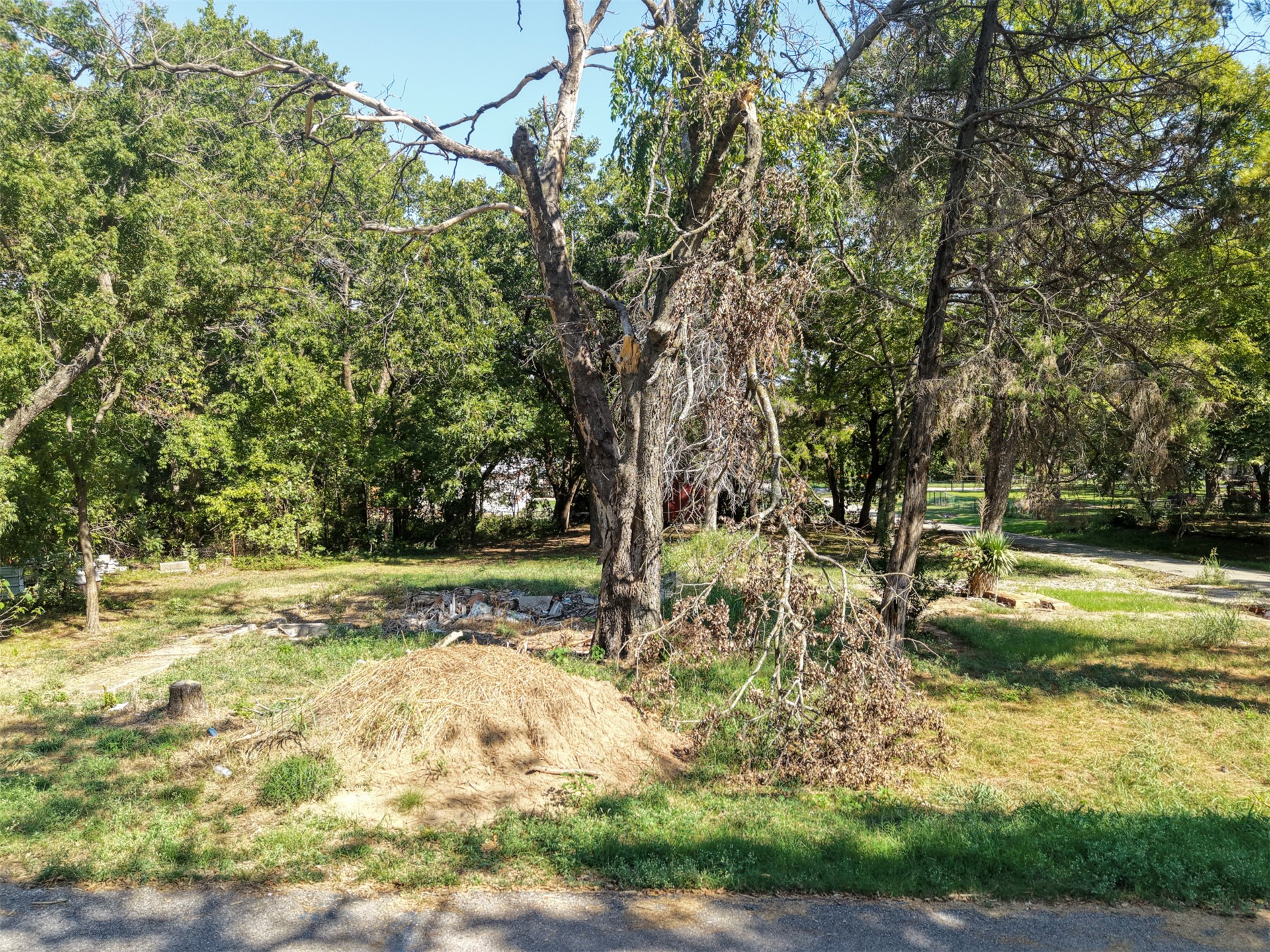523 W 9th Street Property Photo 11