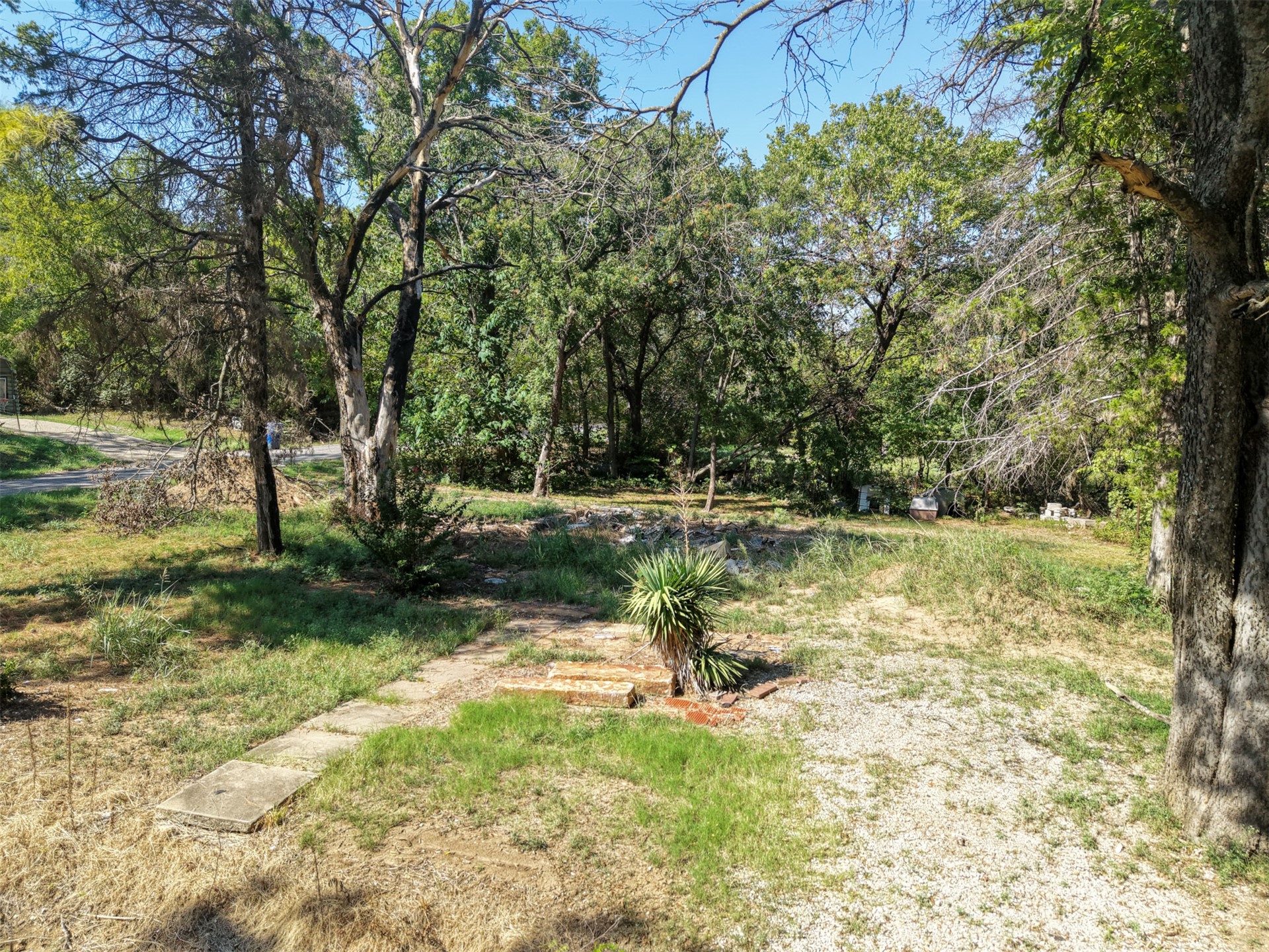 523 W 9th Street Property Photo 14