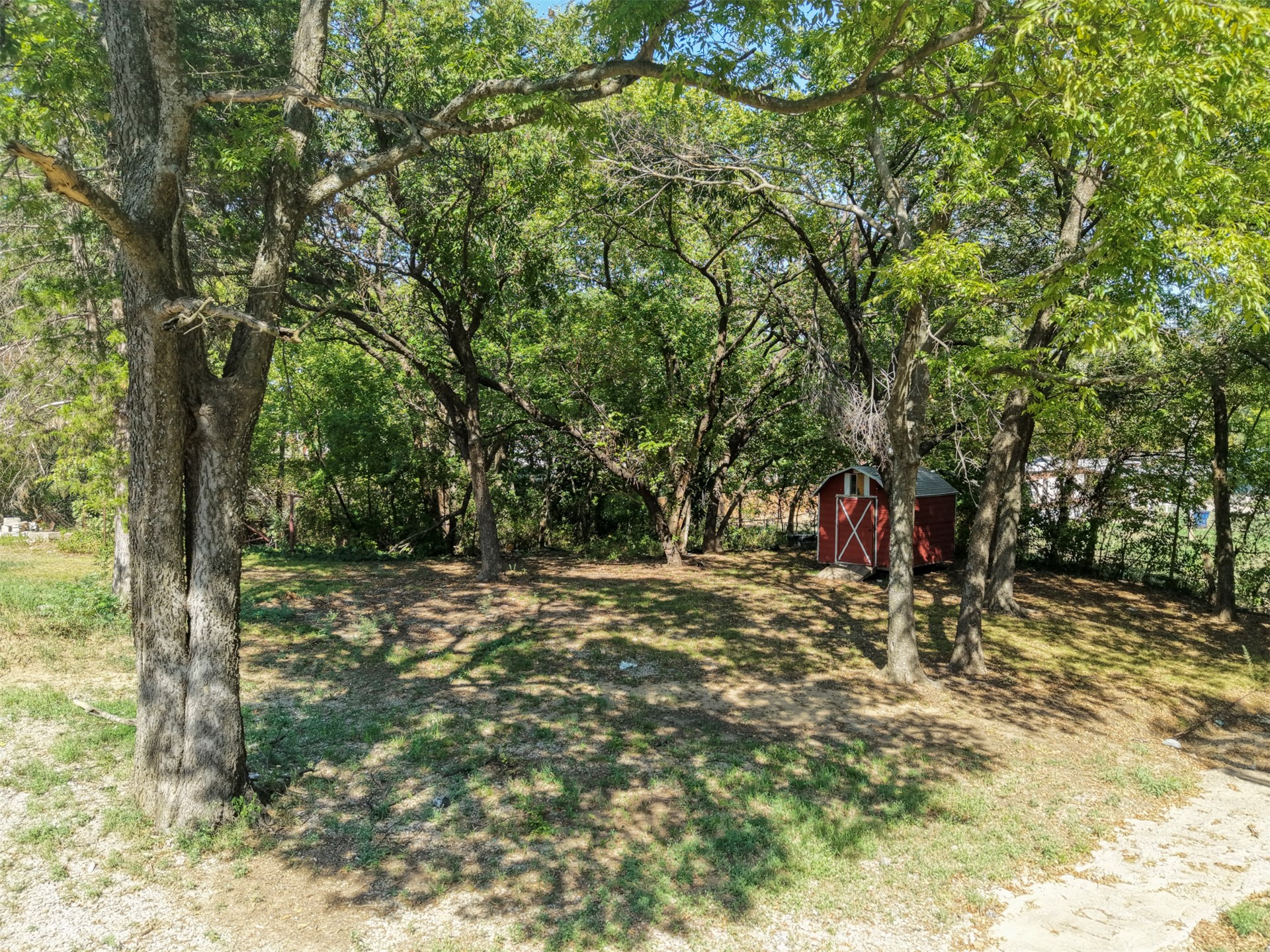 523 W 9th Street Property Photo 15