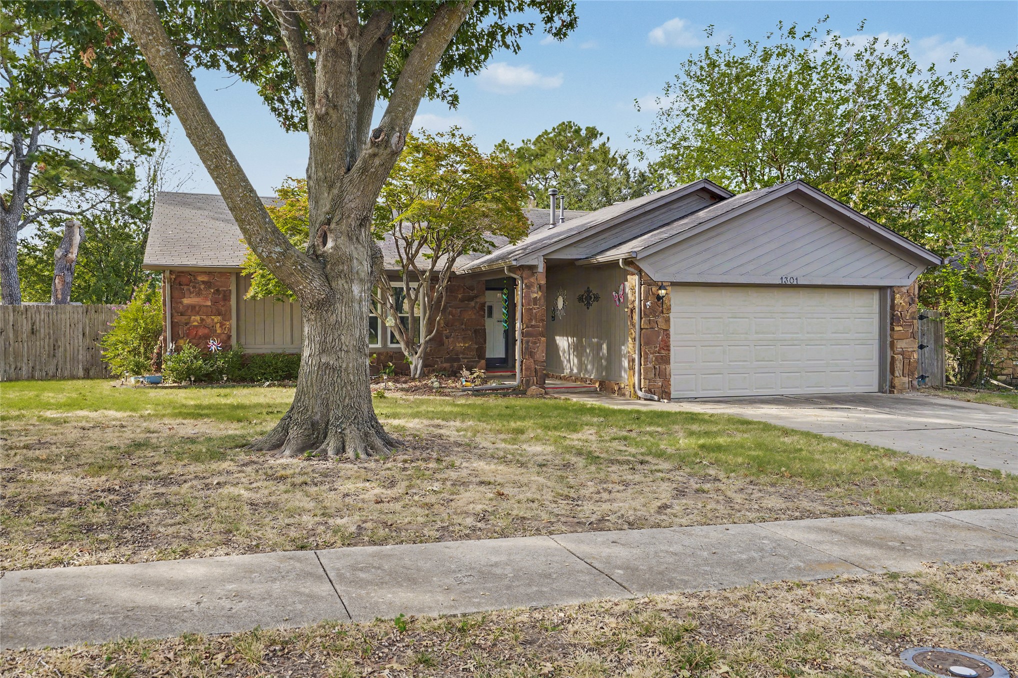 1301 W Orlando Place Property Photo 2
