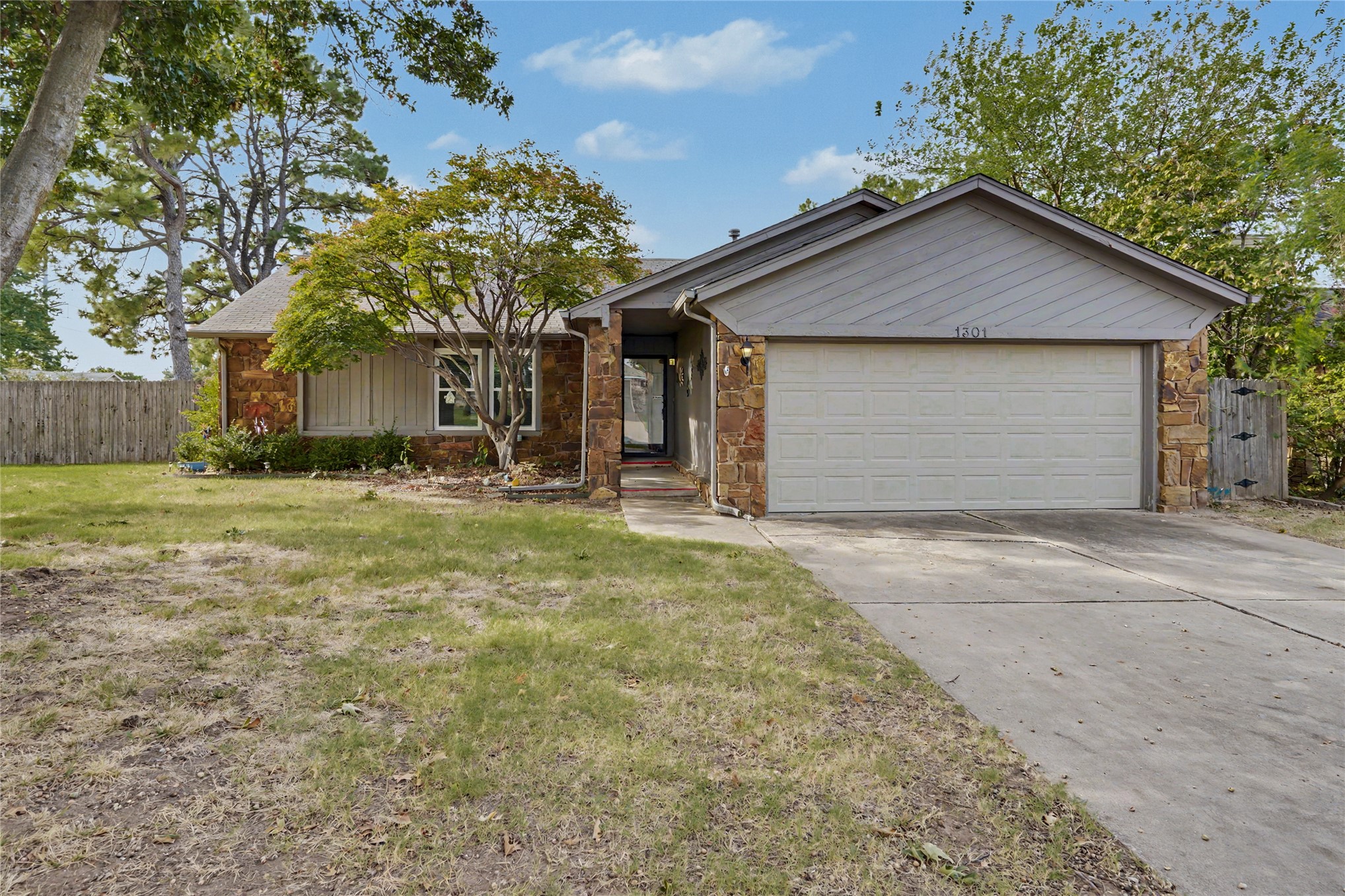 1301 W Orlando Place Property Photo 4