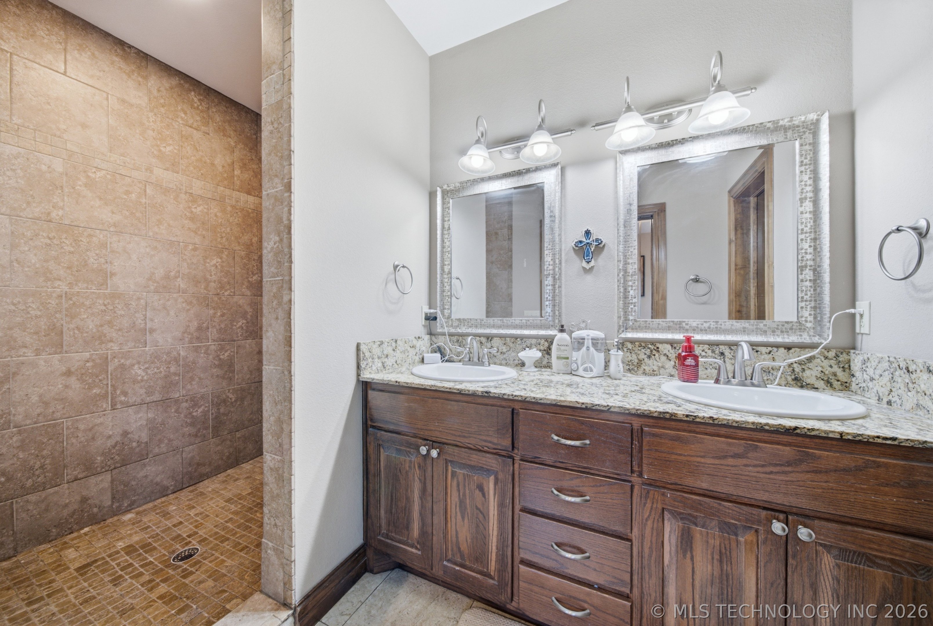 323 S B Street Property Photo 19
