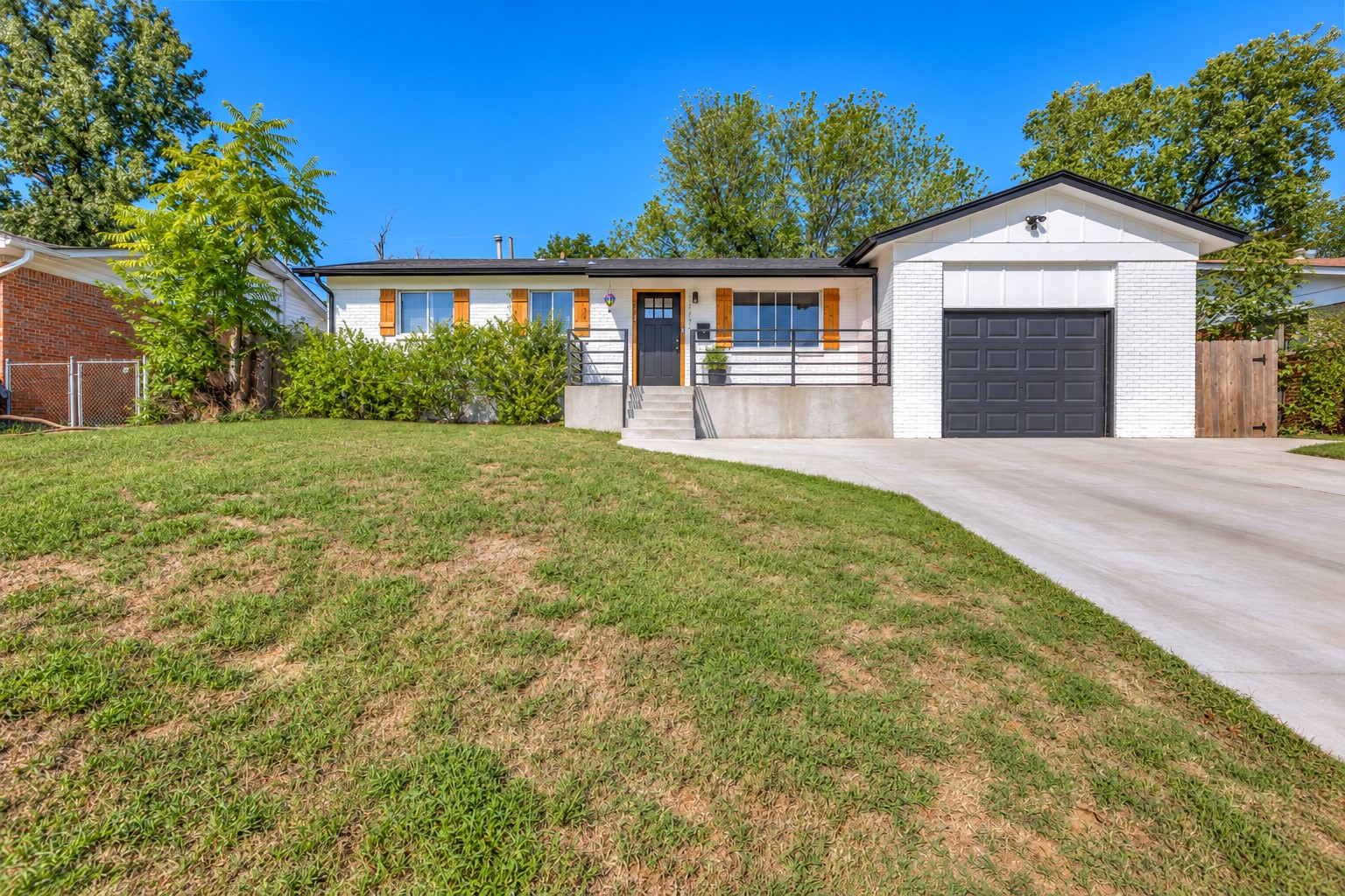 772 N Moccasin Place Property Photo 1