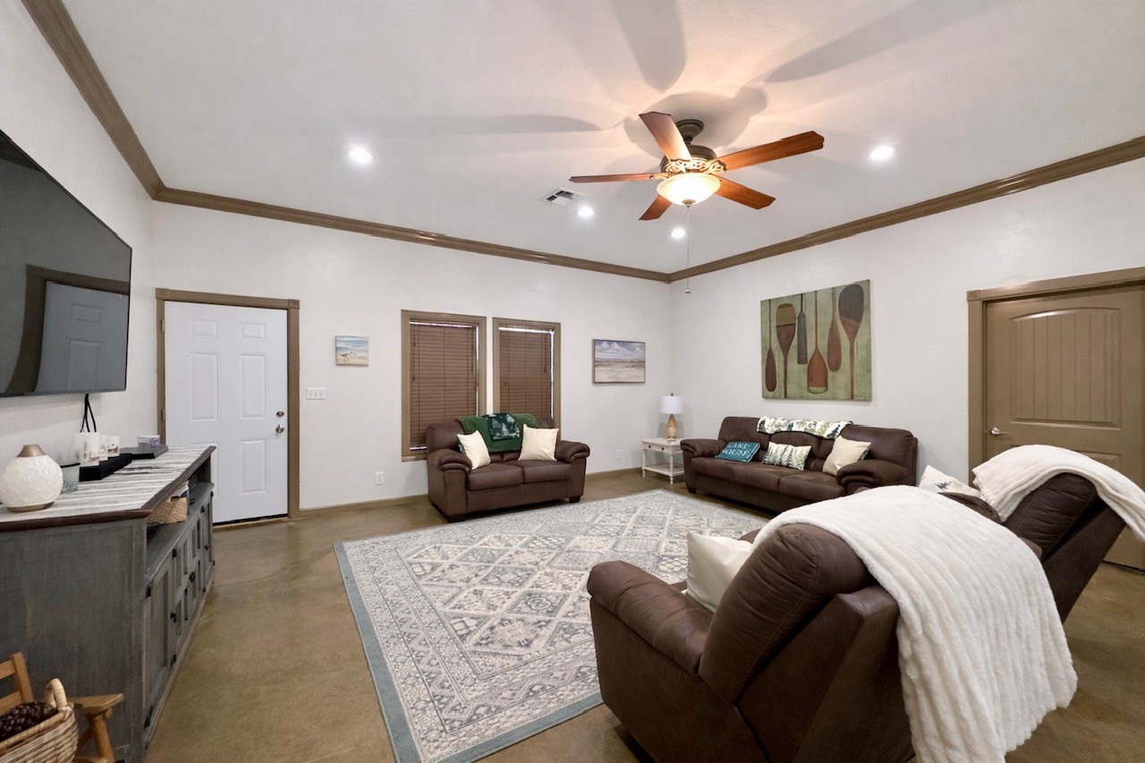 12393 Waynes Place Property Photo 6