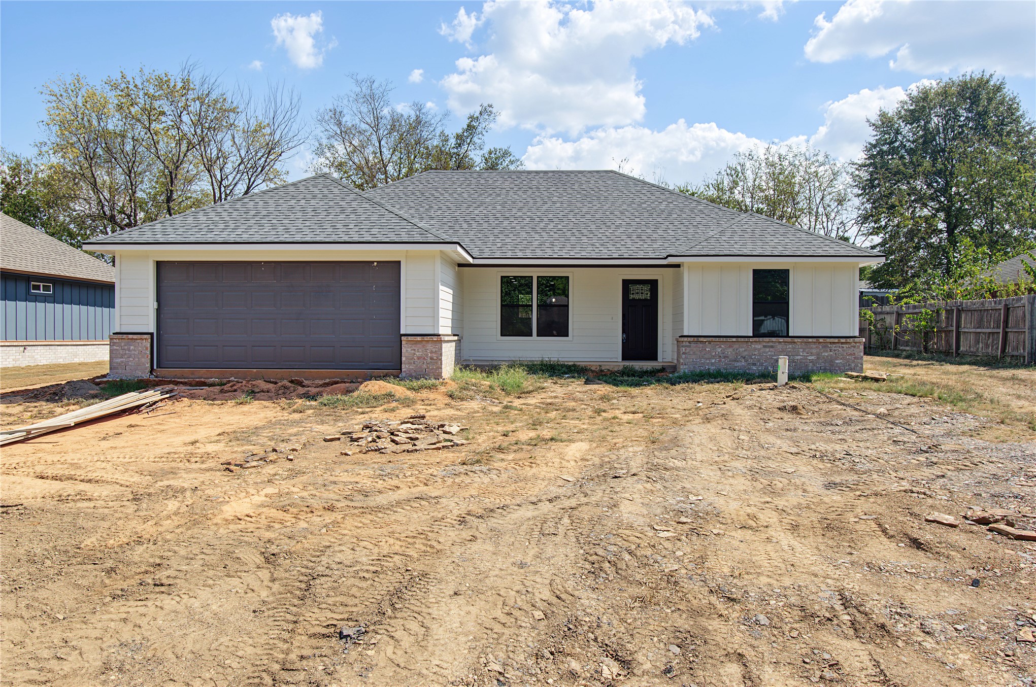 1809 Deer Run Property Photo 1
