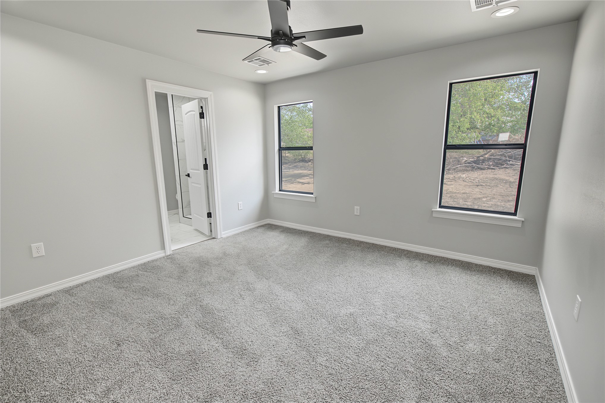 1809 Deer Run Property Photo 9