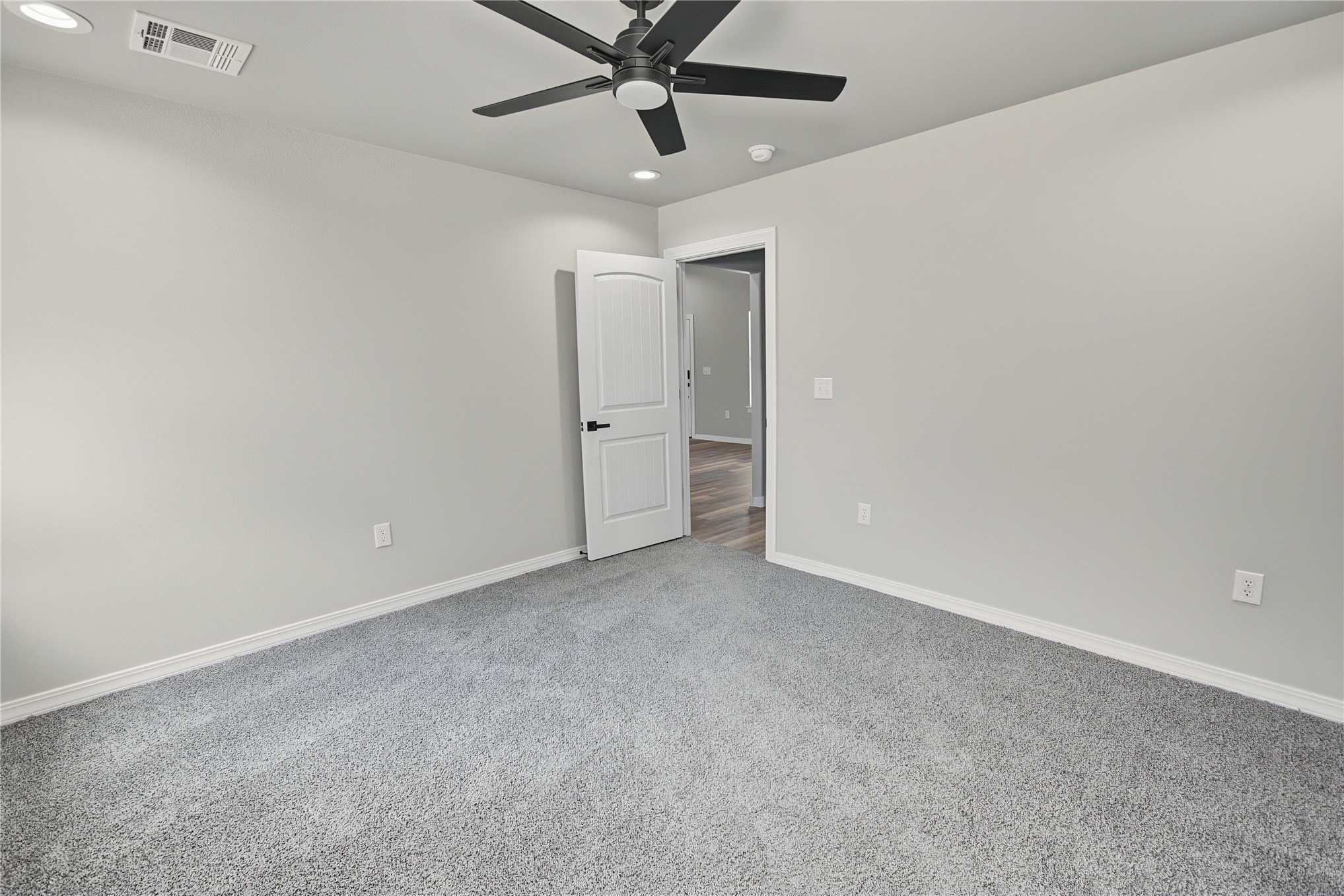 1809 Deer Run Property Photo 10