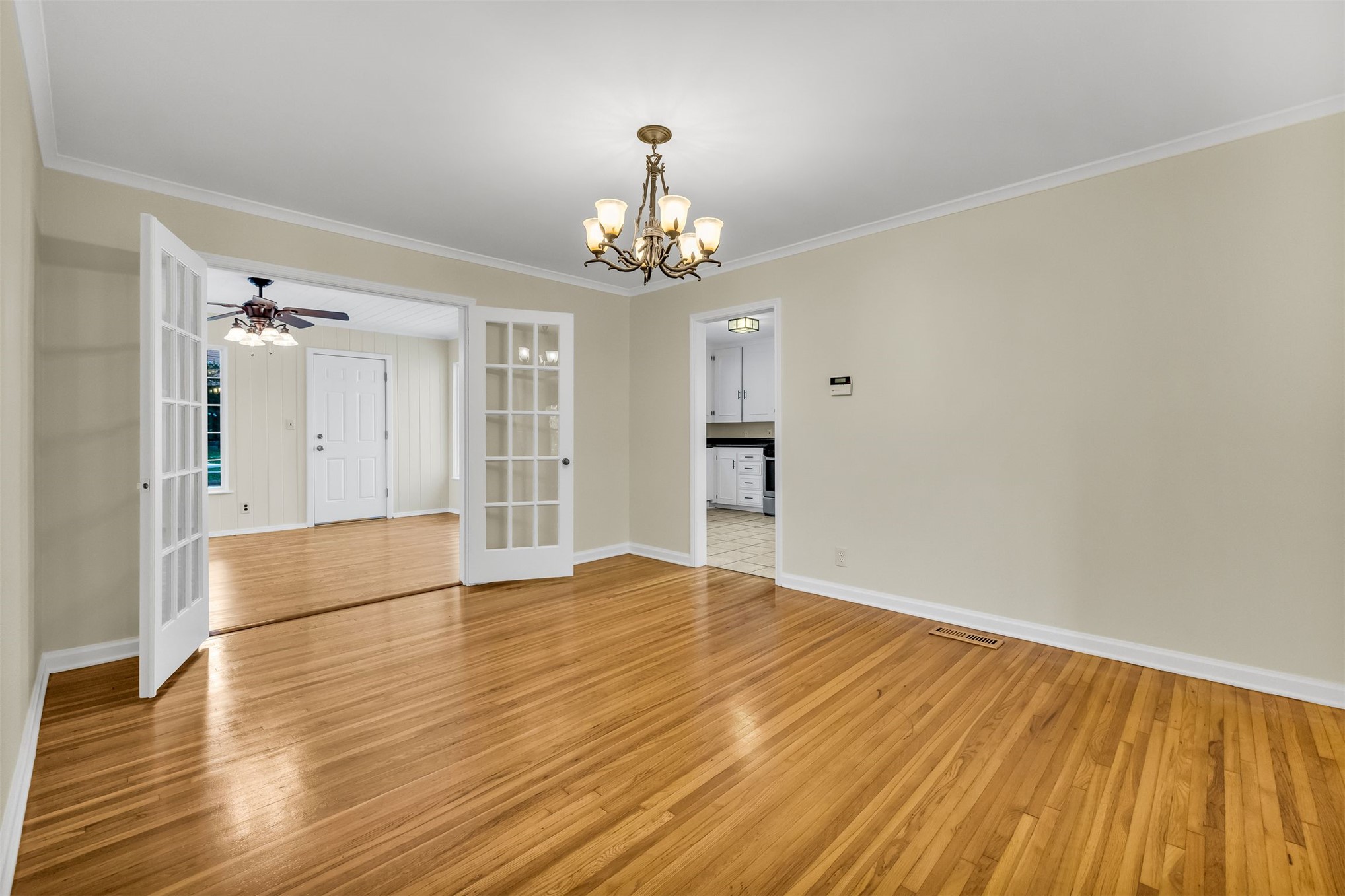 1634 S Lewis Place Property Photo 6
