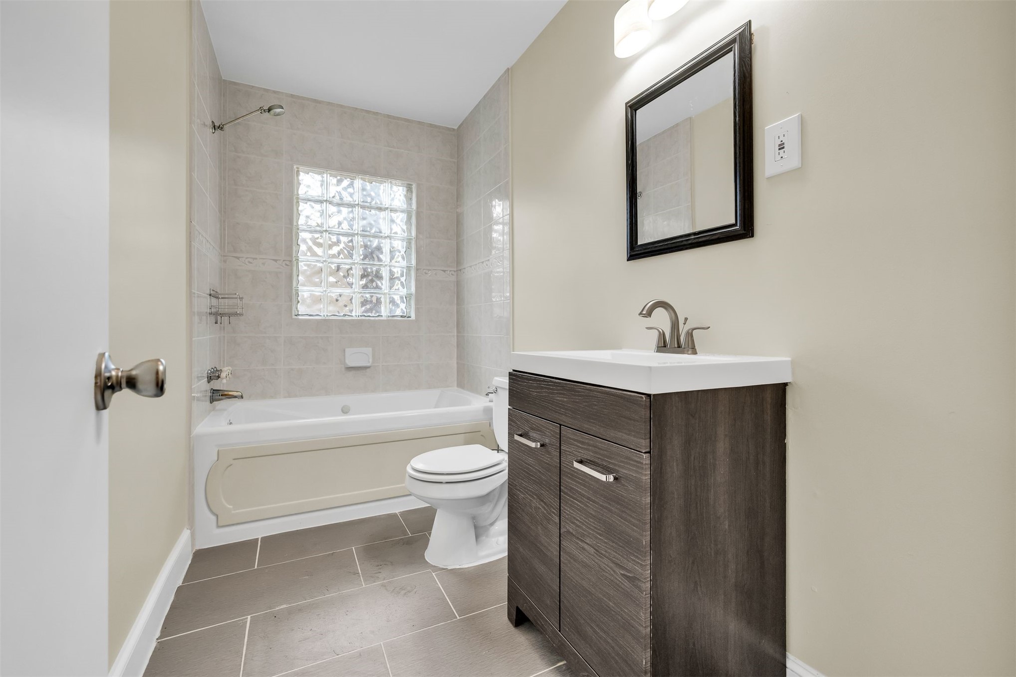 1634 S Lewis Place Property Photo 15