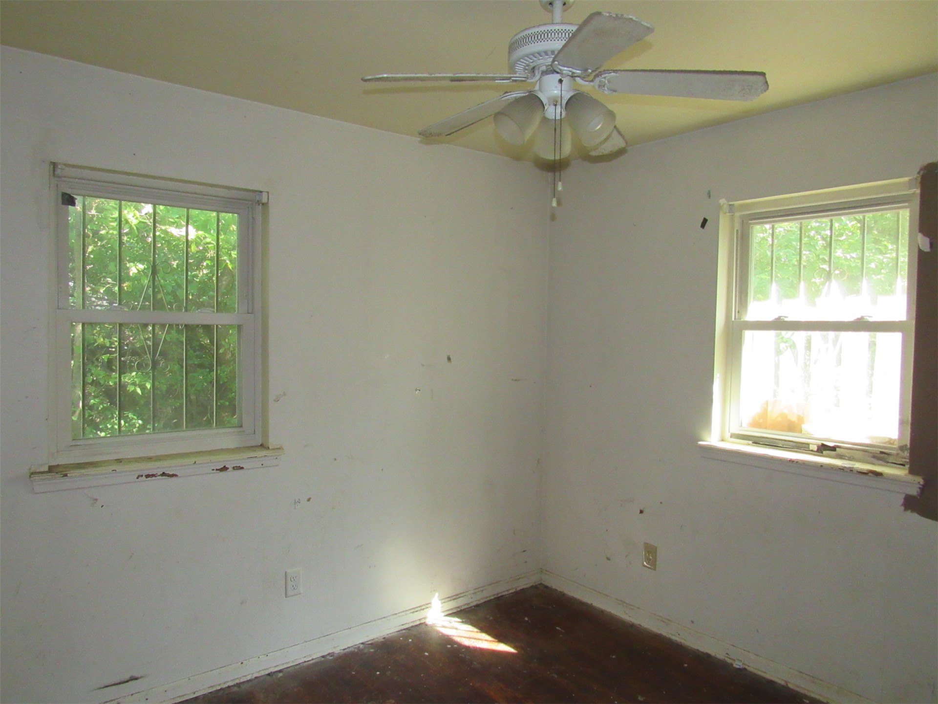 520 E Oklahoma Street Property Photo 4
