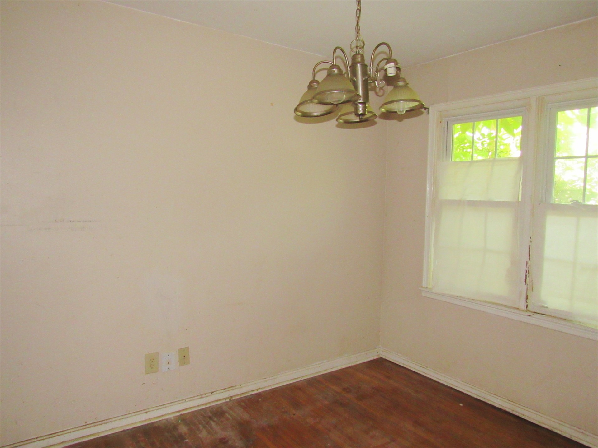 520 E Oklahoma Street Property Photo 8