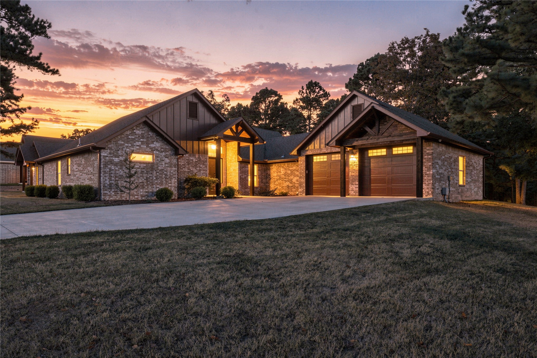 16265 N 573 Road Property Photo 1
