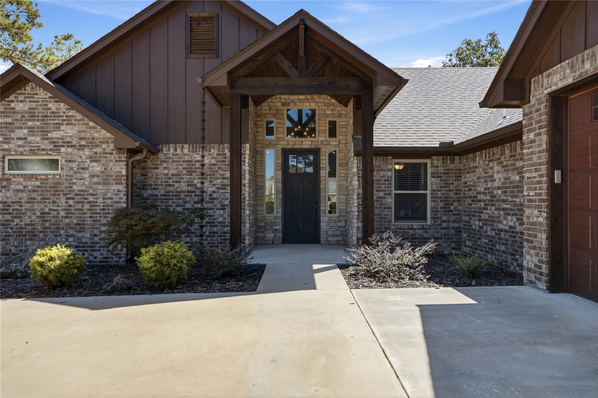 16265 N 573 Road Property Photo 2