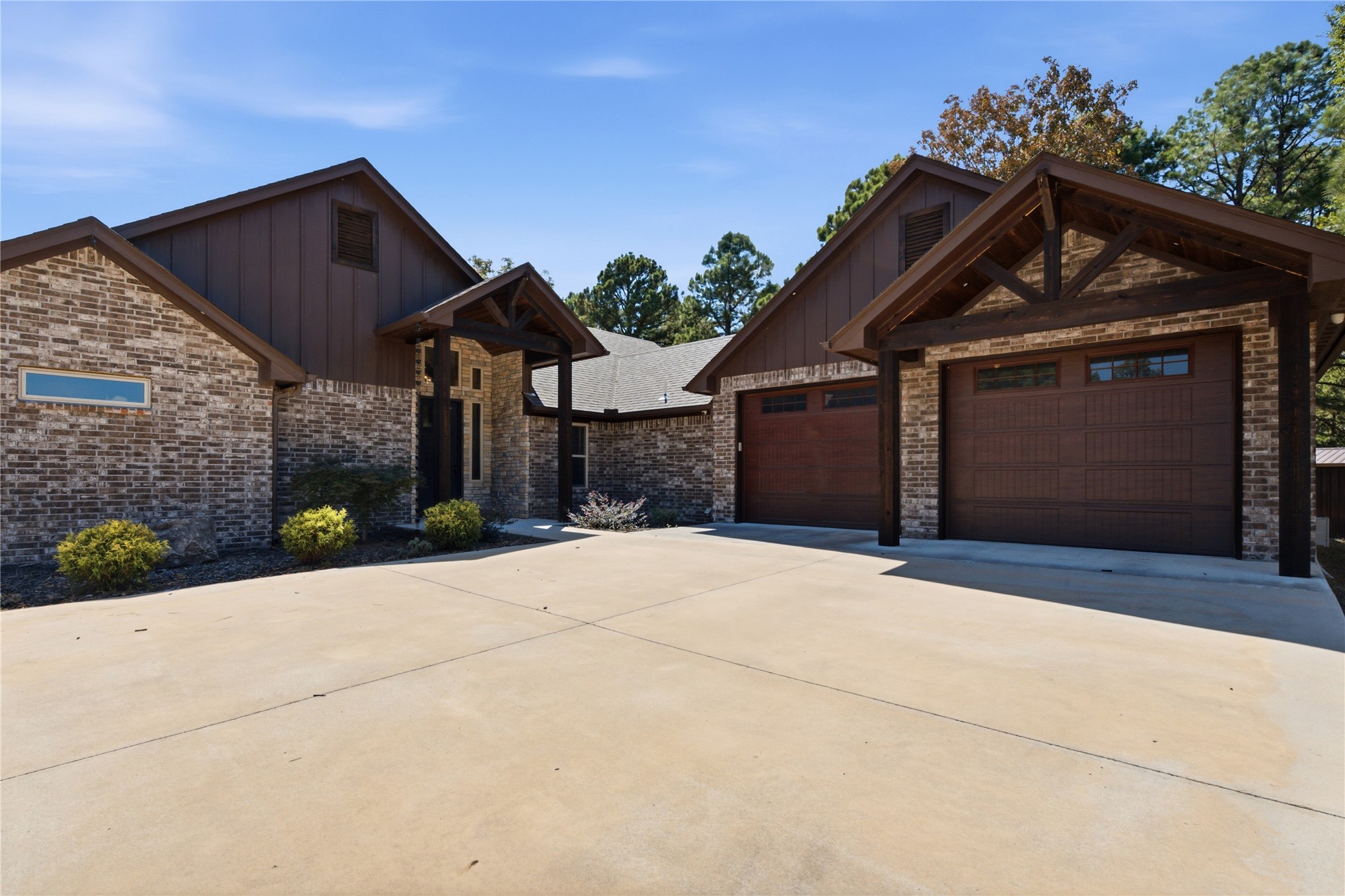 16265 N 573 Road Property Photo 3