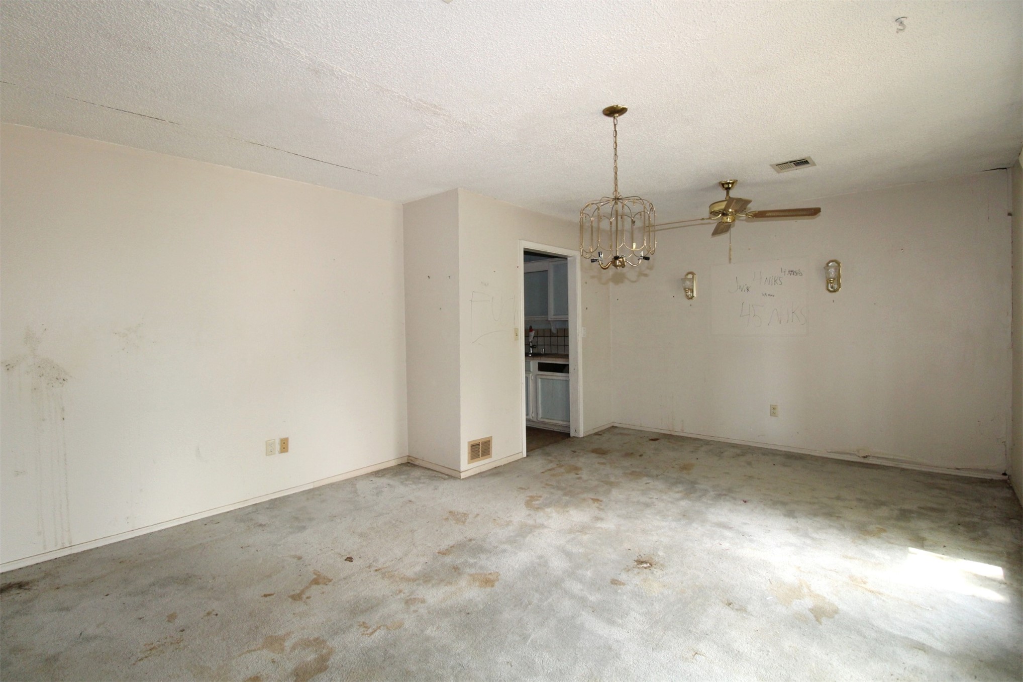 20911 E 32nd Place S Property Photo 4