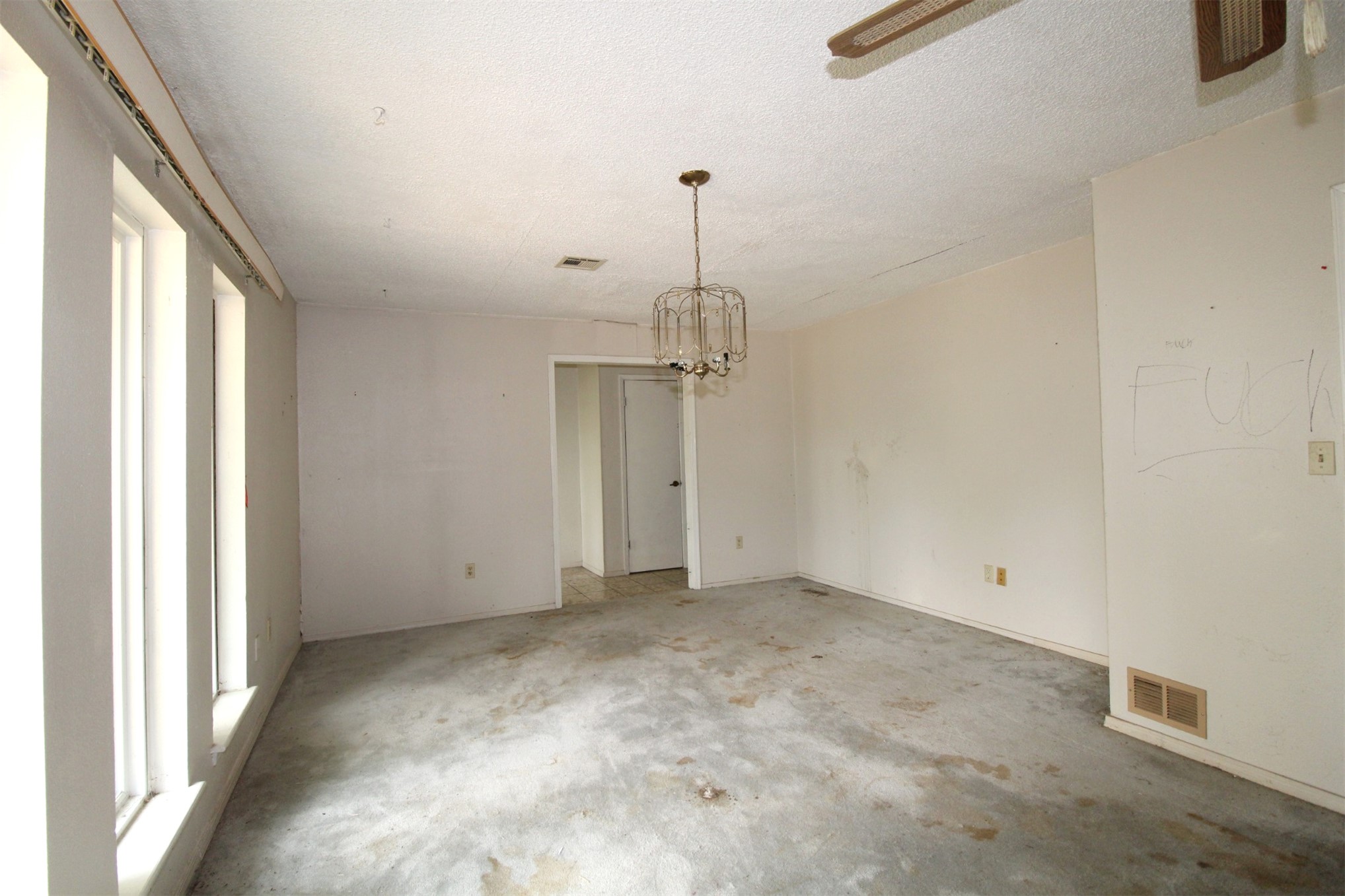 20911 E 32nd Place S Property Photo 5