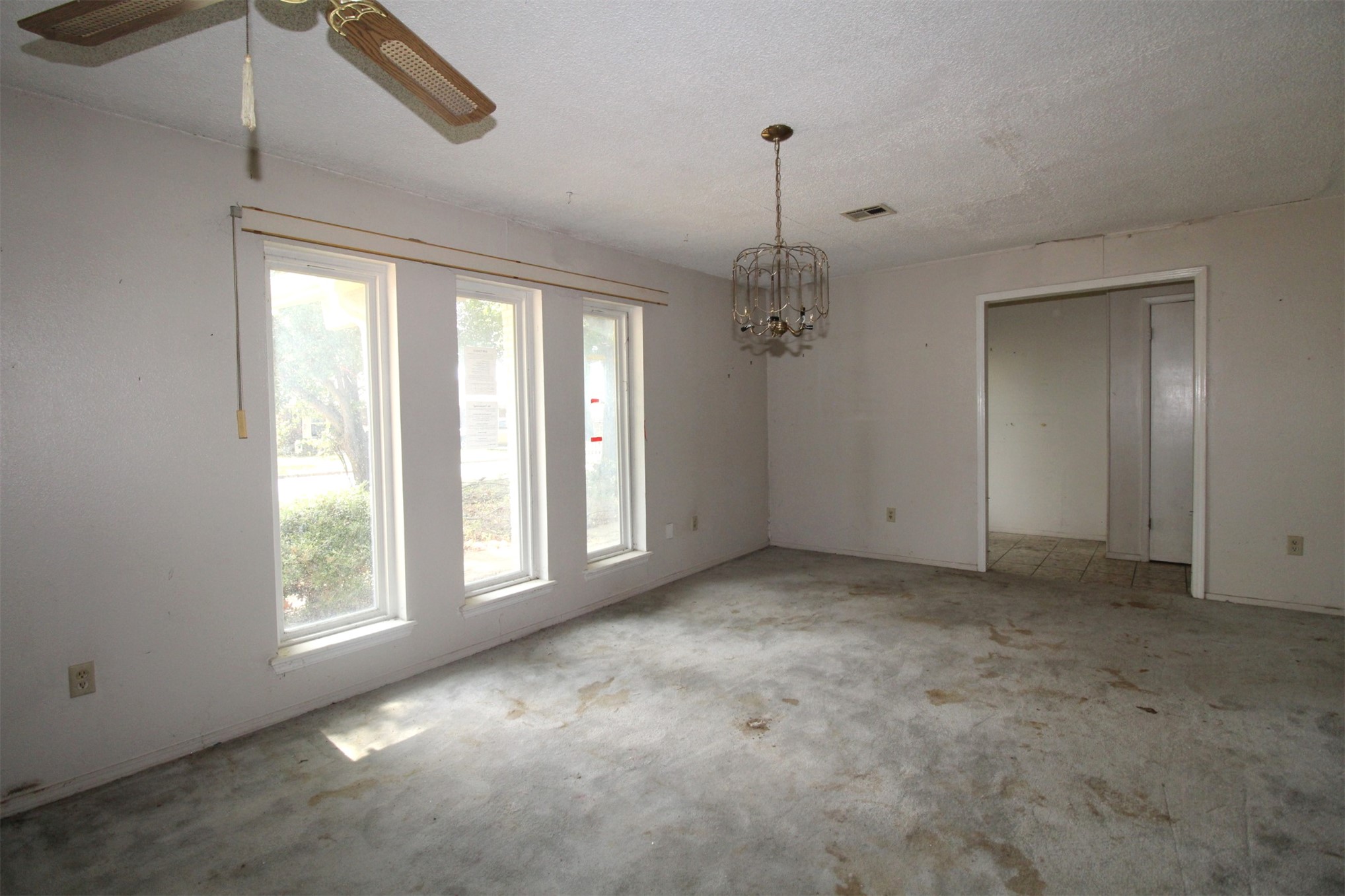 20911 E 32nd Place S Property Photo 6