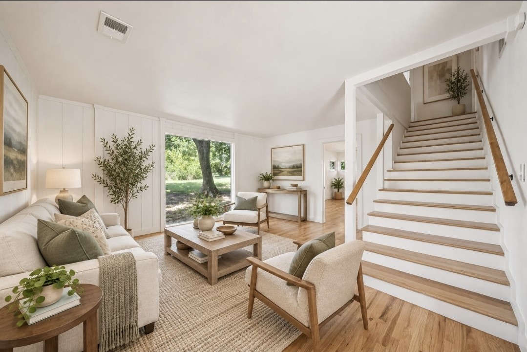 512 W Dallas Street Property Photo 11