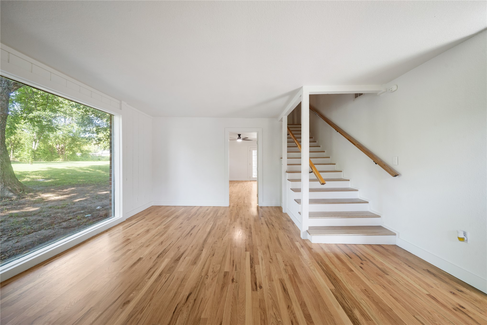 512 W Dallas Street Property Photo 12
