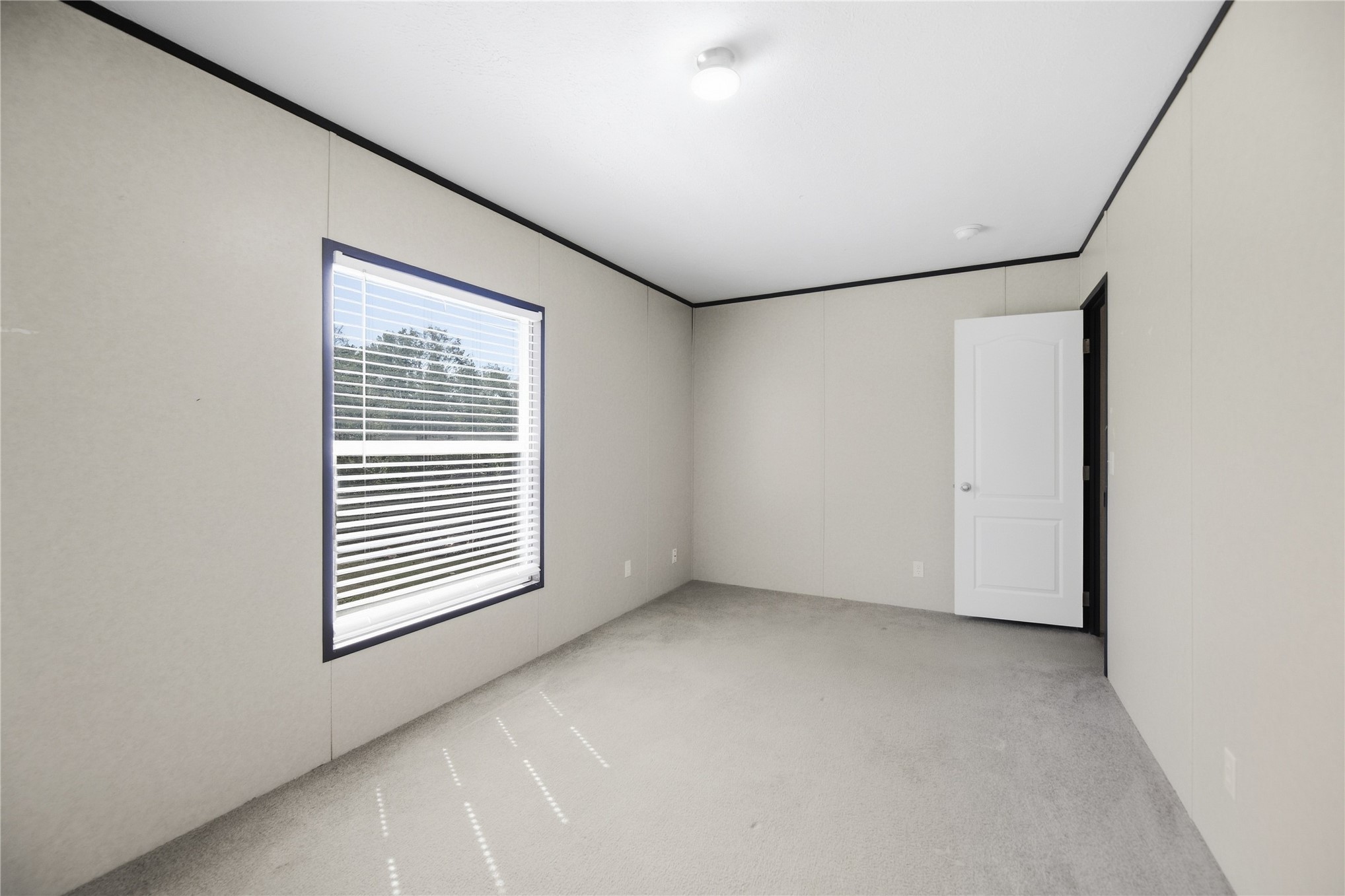 529 7th Street Property Photo 8
