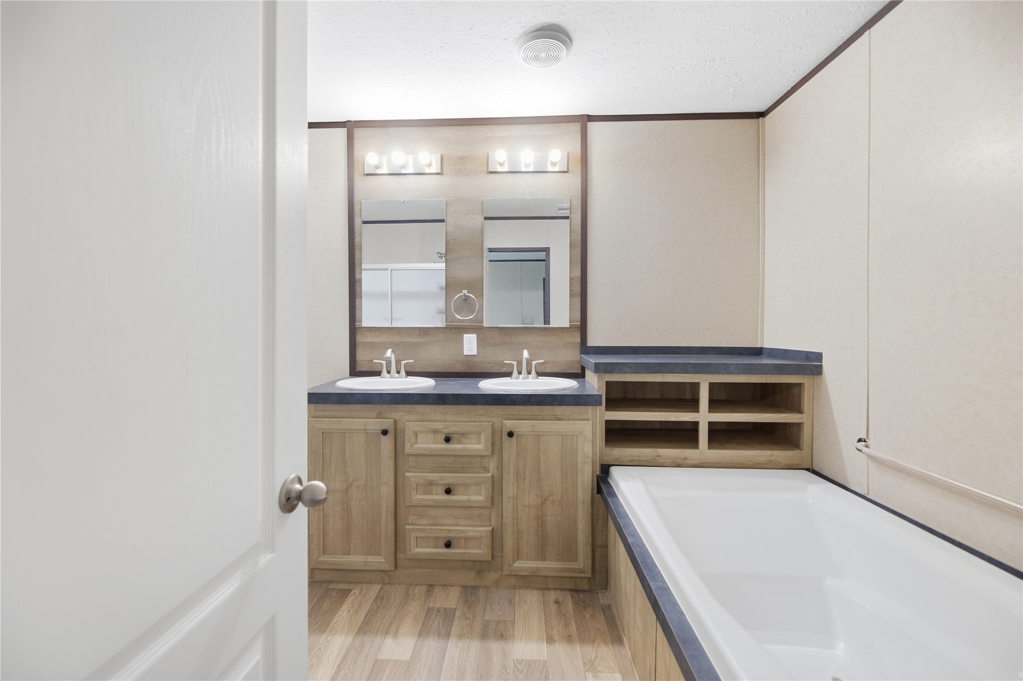 529 7th Street Property Photo 10