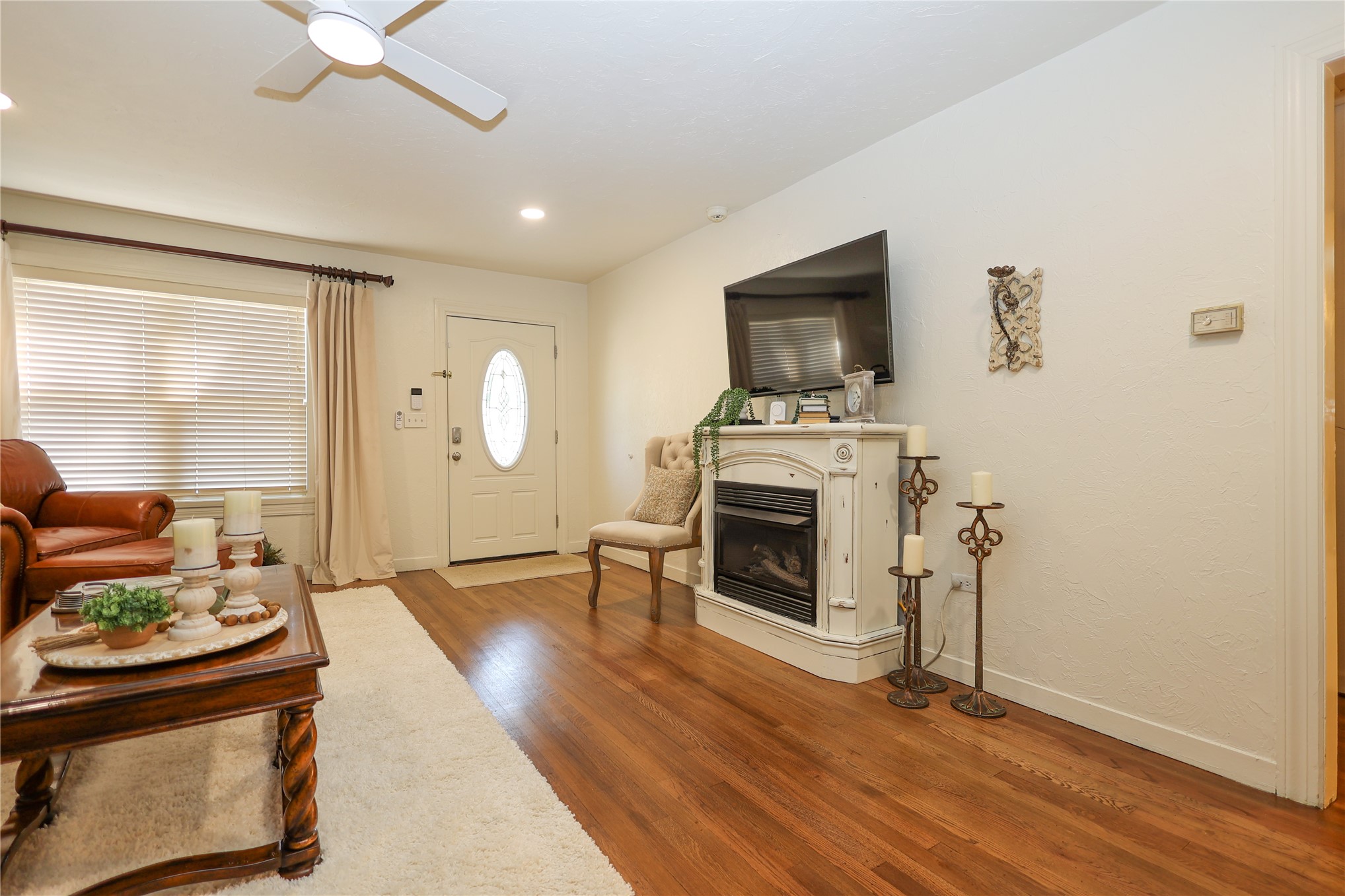 1134 Division Property Photo 5