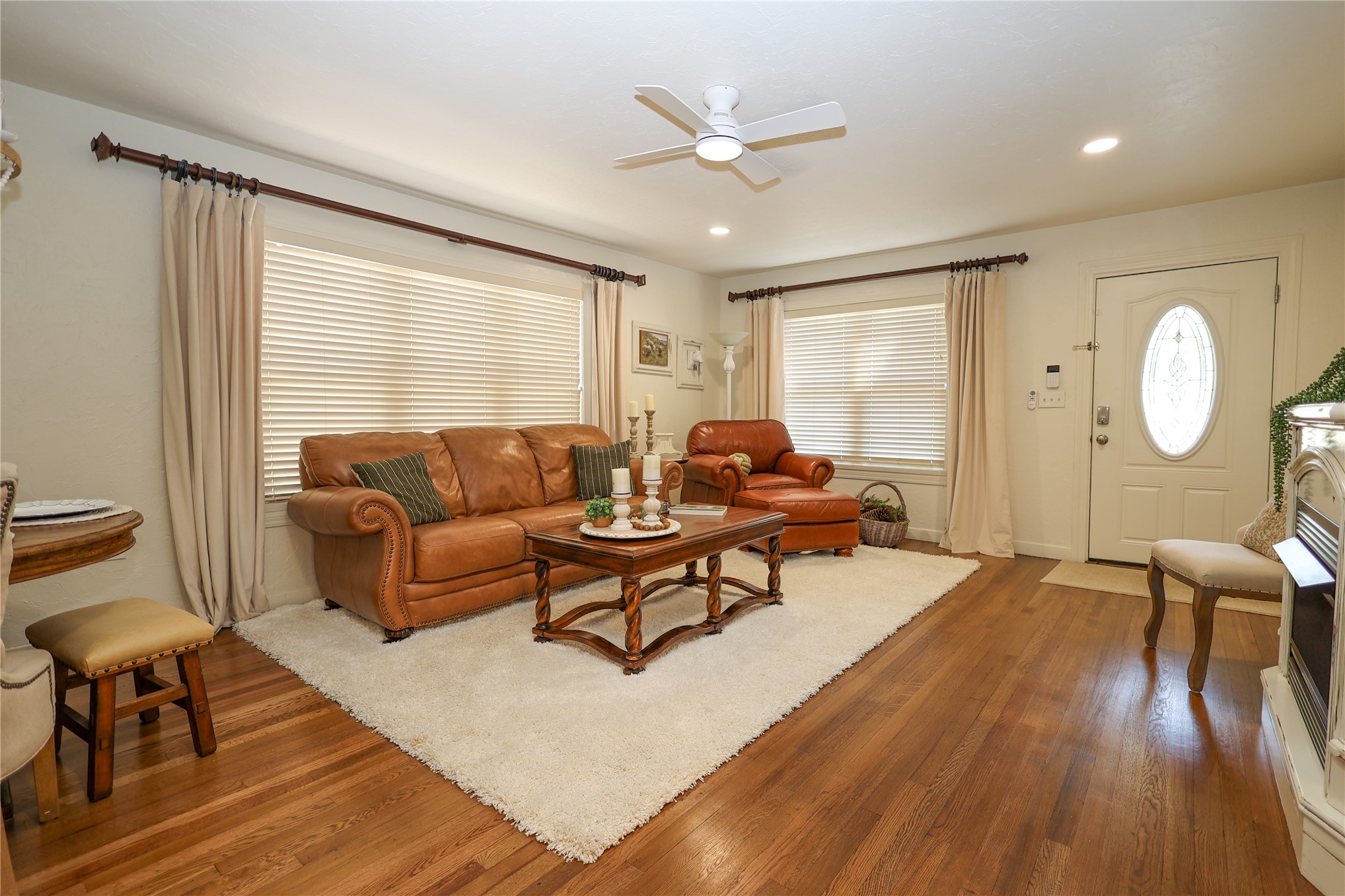 1134 Division Property Photo 6