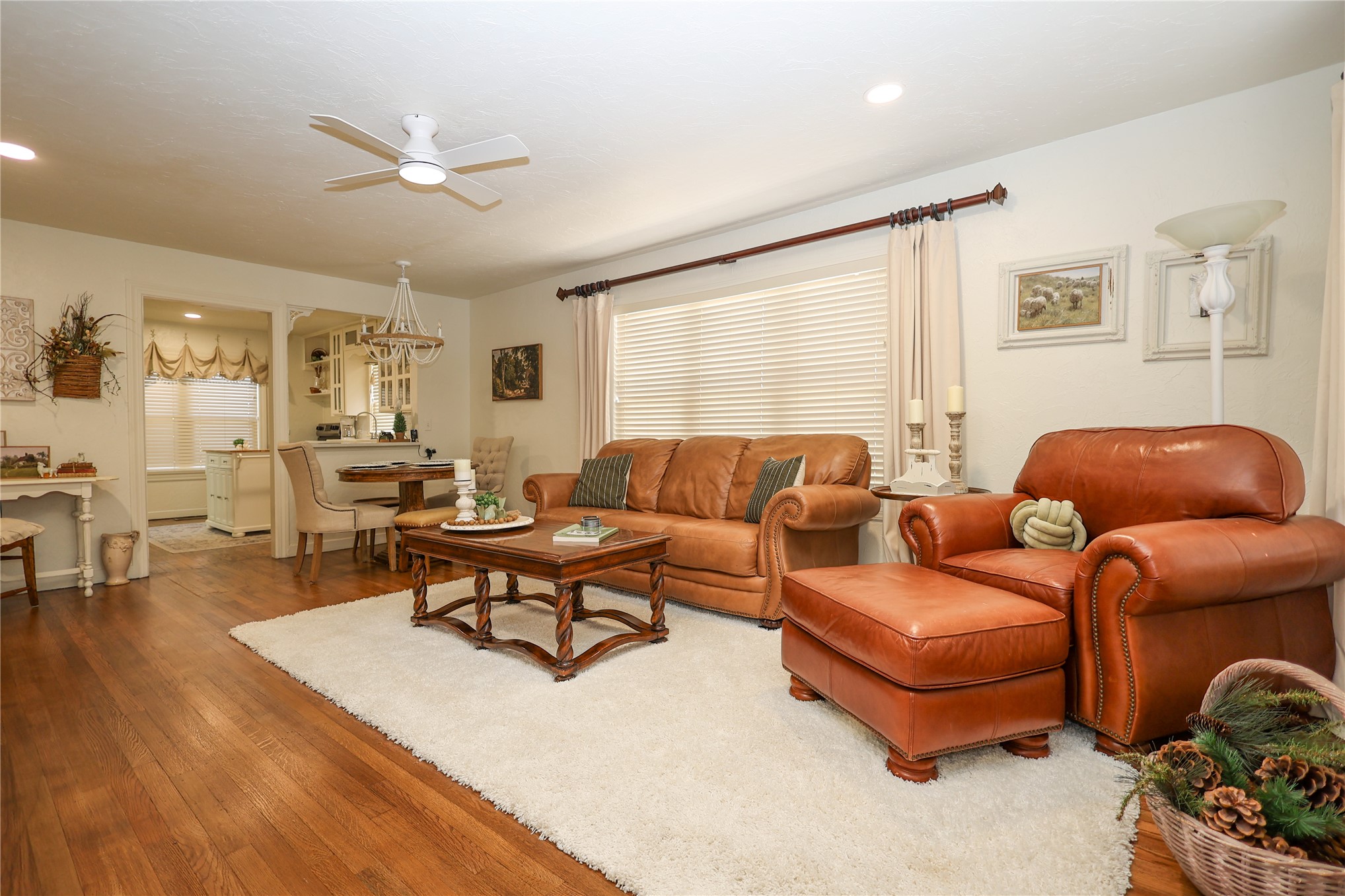 1134 Division Property Photo 7