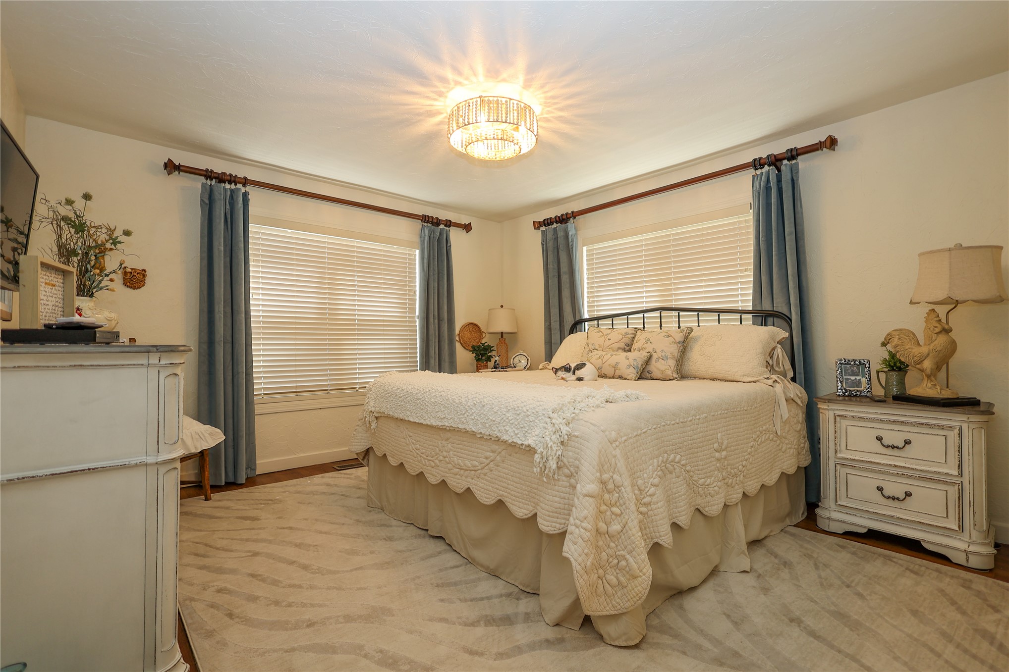 1134 Division Property Photo 16