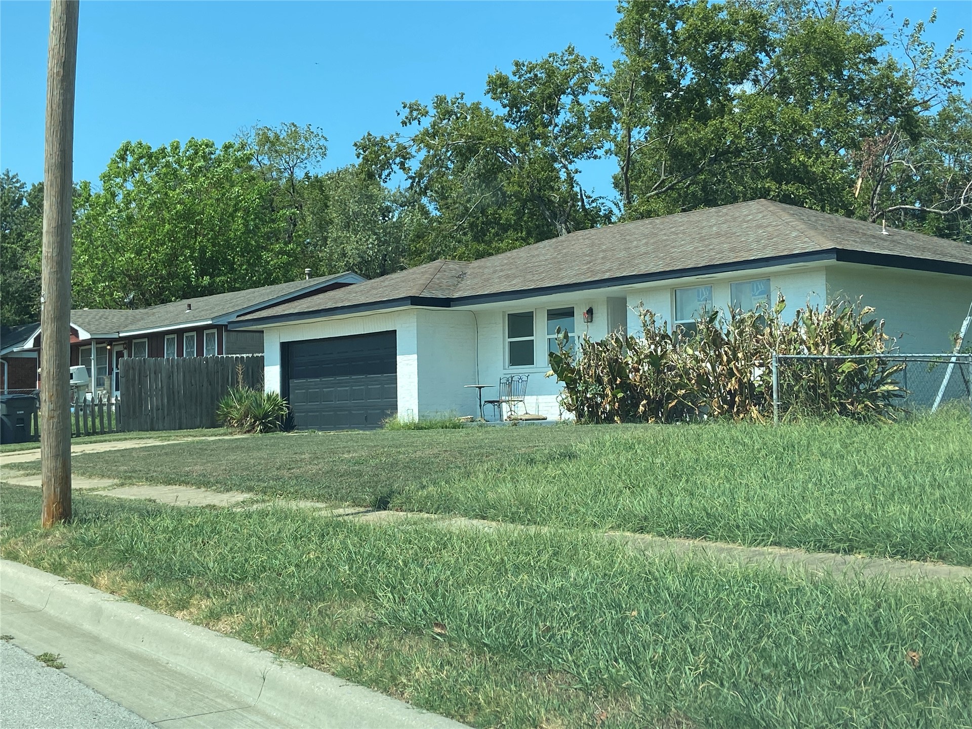 18589 E 3rd Street E Property Photo 1
