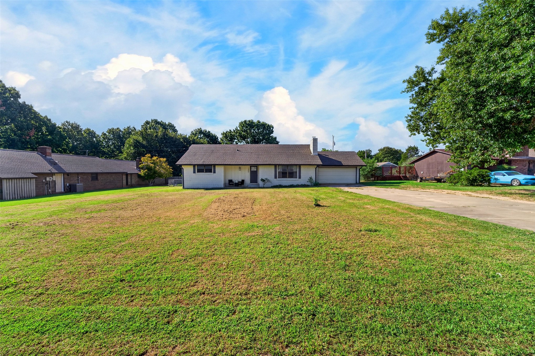 1400 W Lakewood Drive Property Photo 1