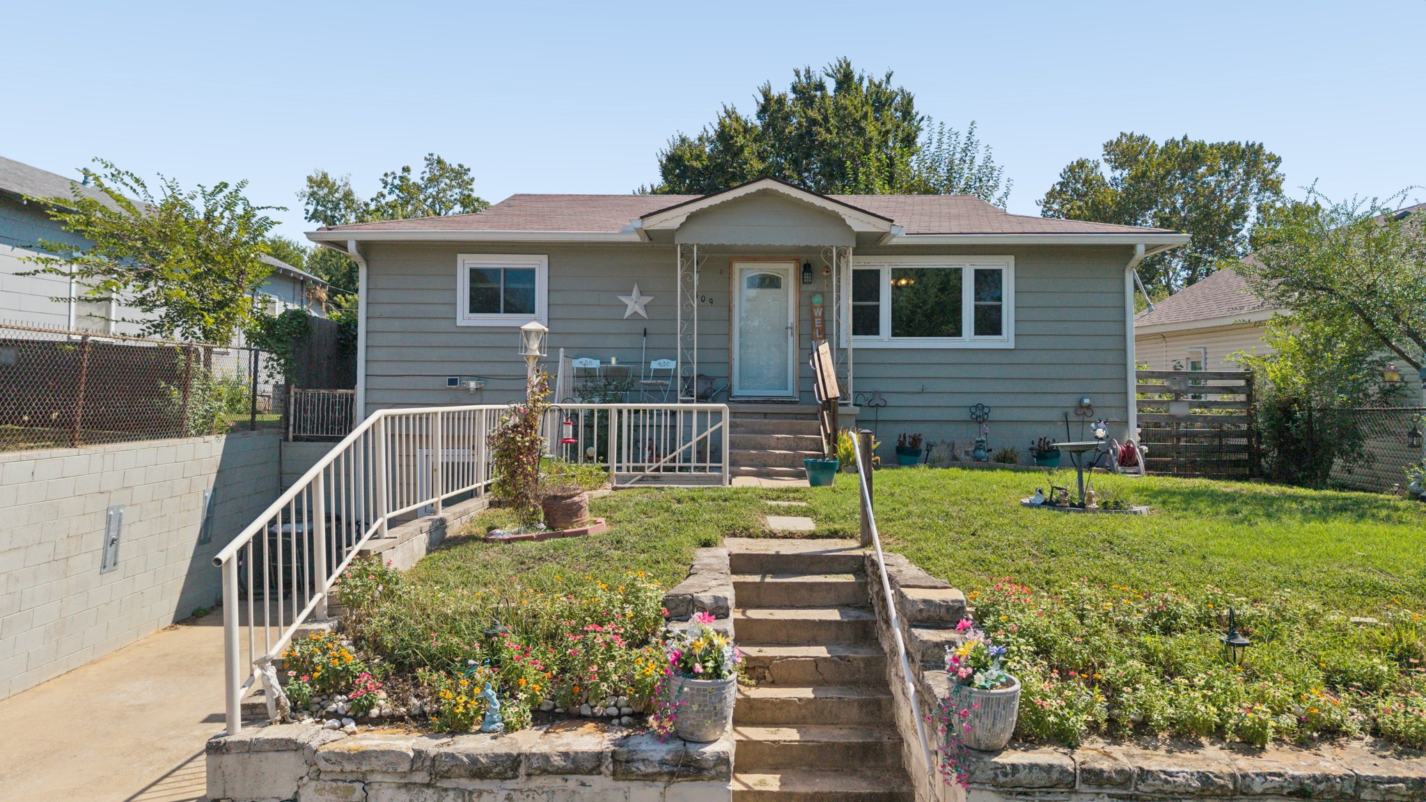 409 N Cleveland Avenue Property Photo 1