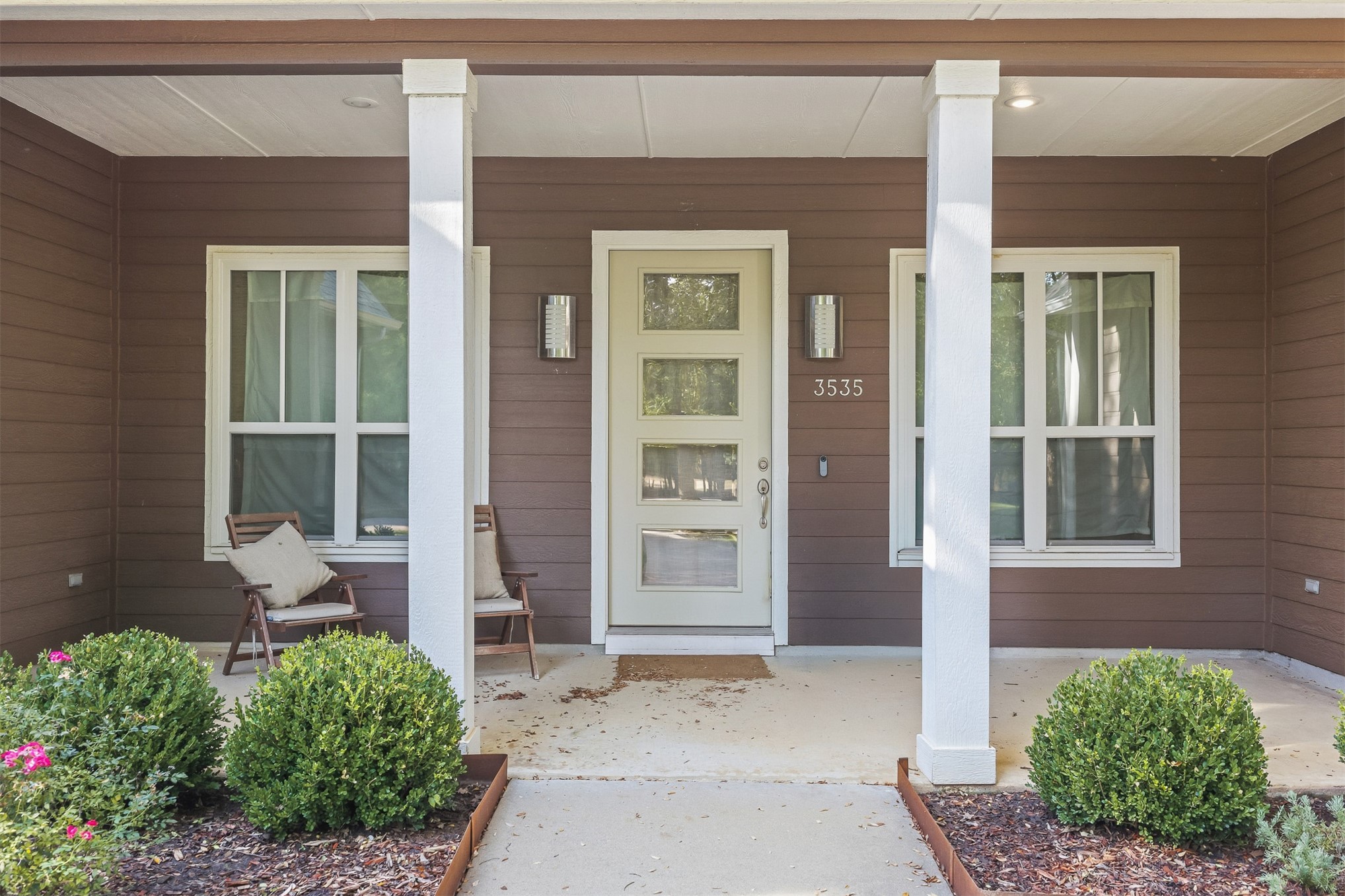 3535 Highland Oaks Circle Property Photo 3