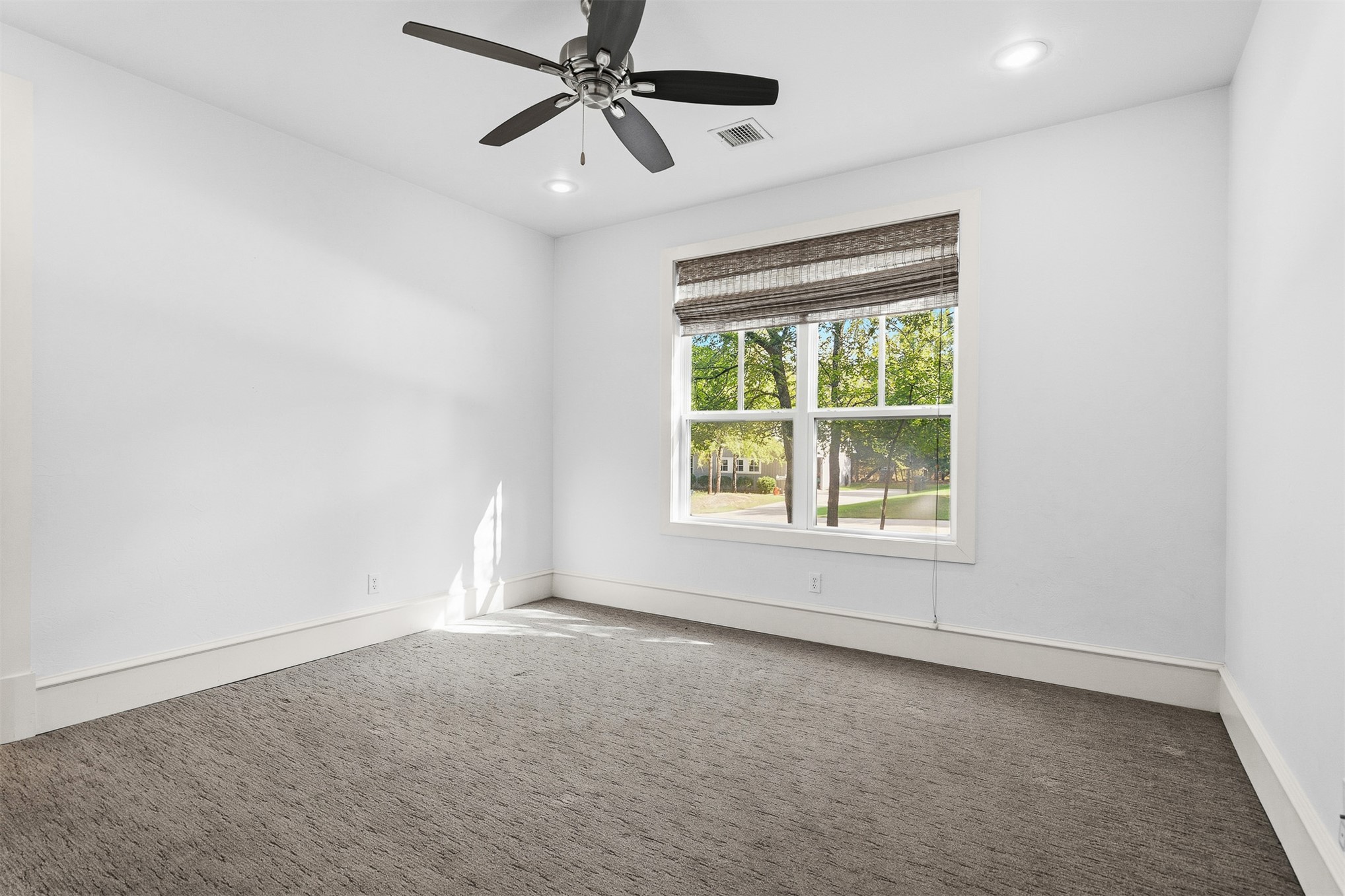 3535 Highland Oaks Circle Property Photo 27