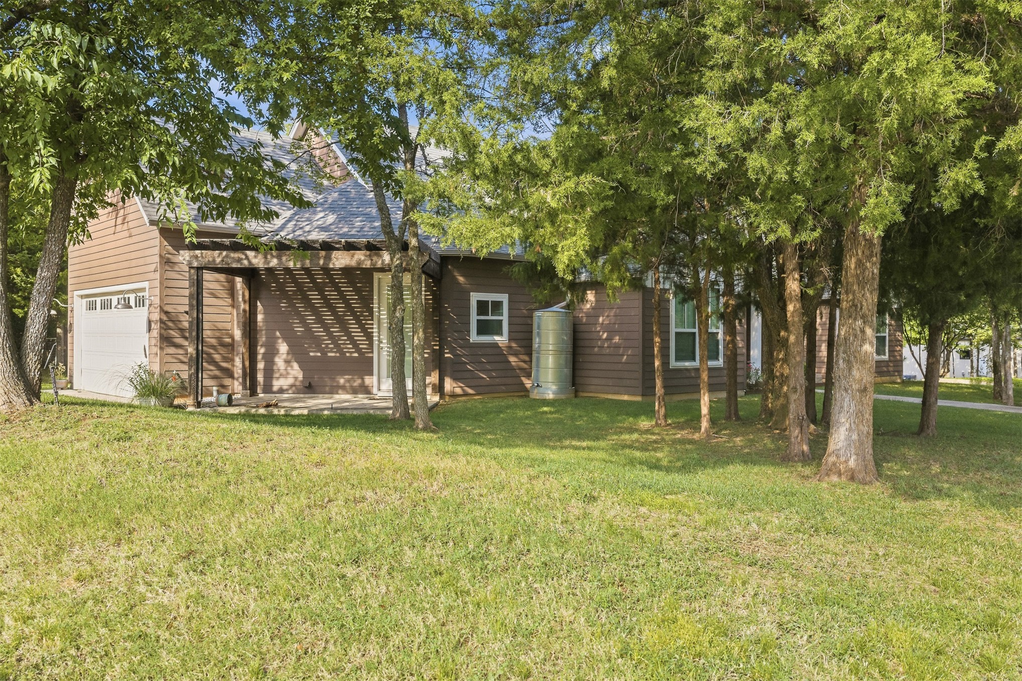 3535 Highland Oaks Circle Property Photo 37