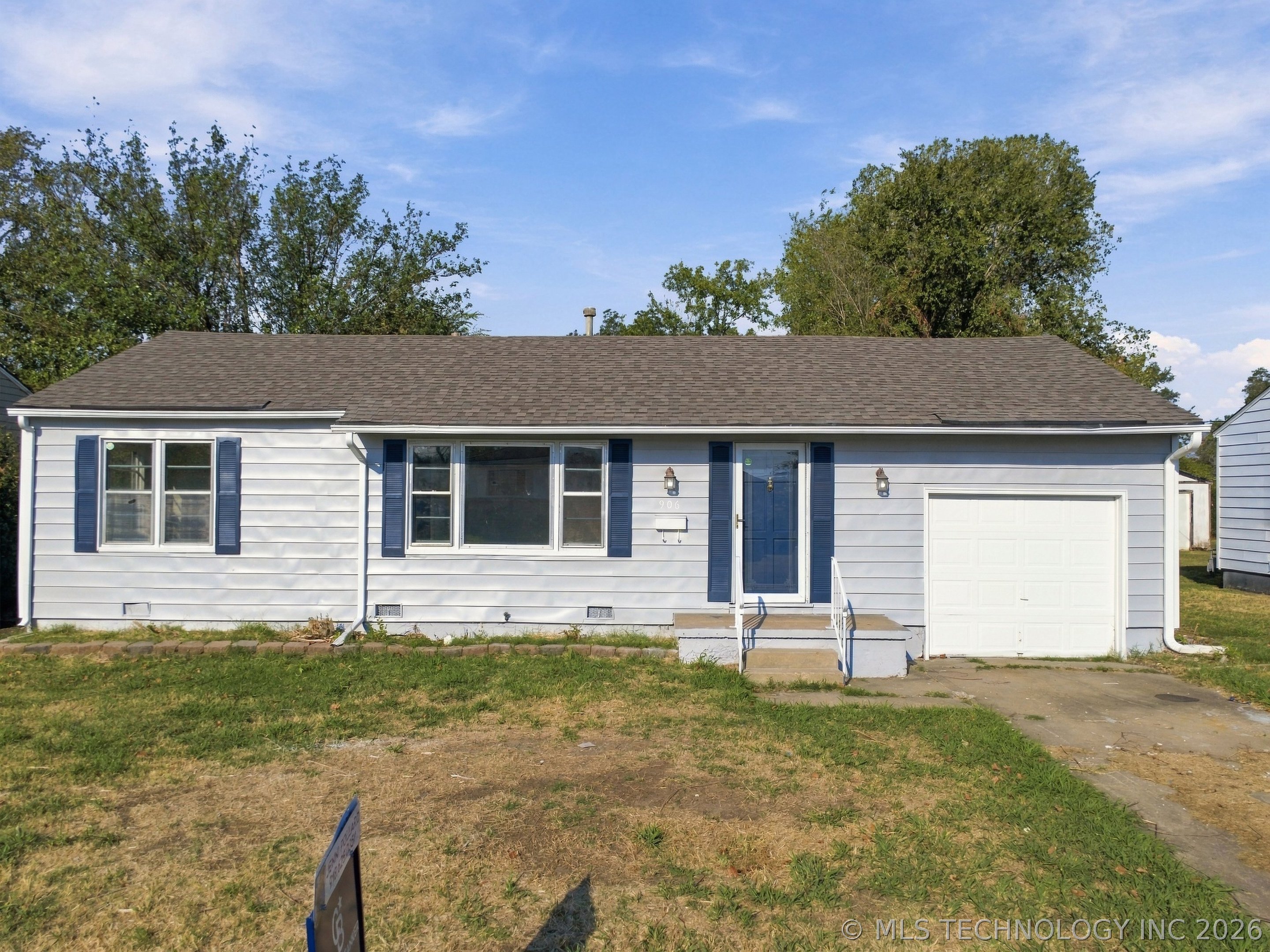 906 N Birch Street Property Photo 1
